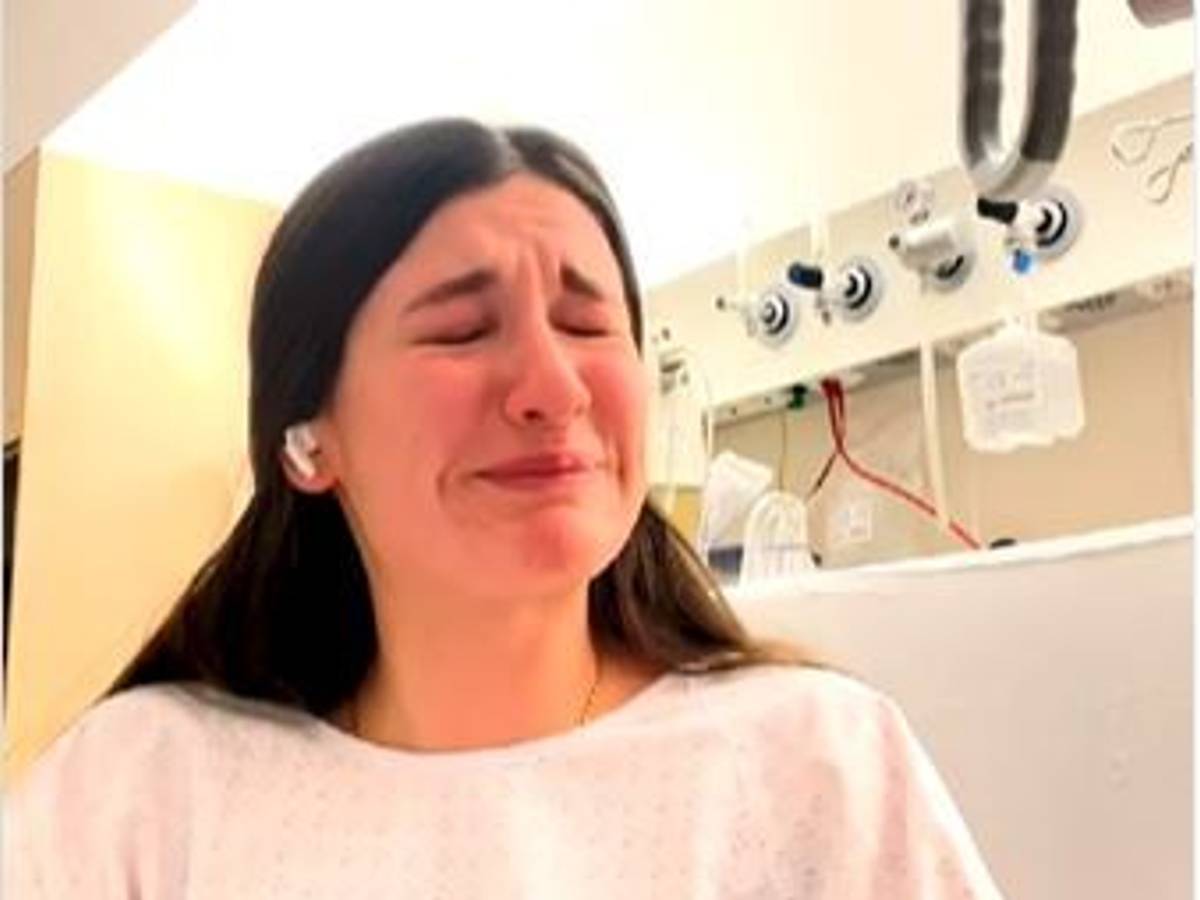 Die 17-Jährige muss nach der Attacke weiter im Krankenhaus behandelt werden.