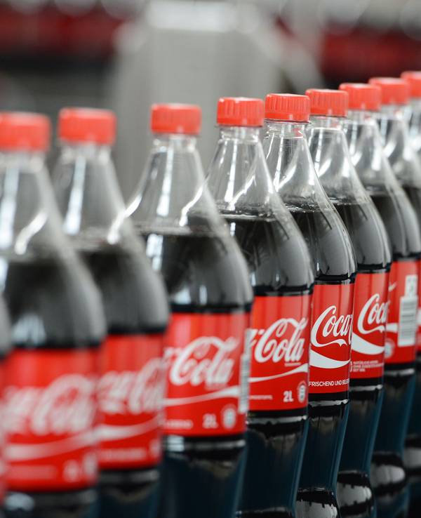Coca-Cola ändert eine Kleinigkeit an den Flaschen. Hier ein Symbolfoto vom 21. August 2013.