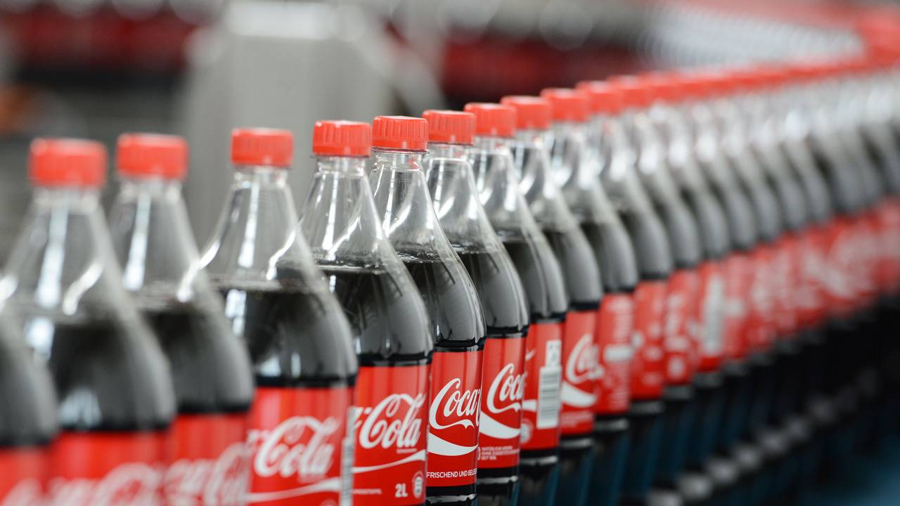Coca-Cola ändert eine Kleinigkeit an den Flaschen. Hier ein Symbolfoto vom 21. August 2013.