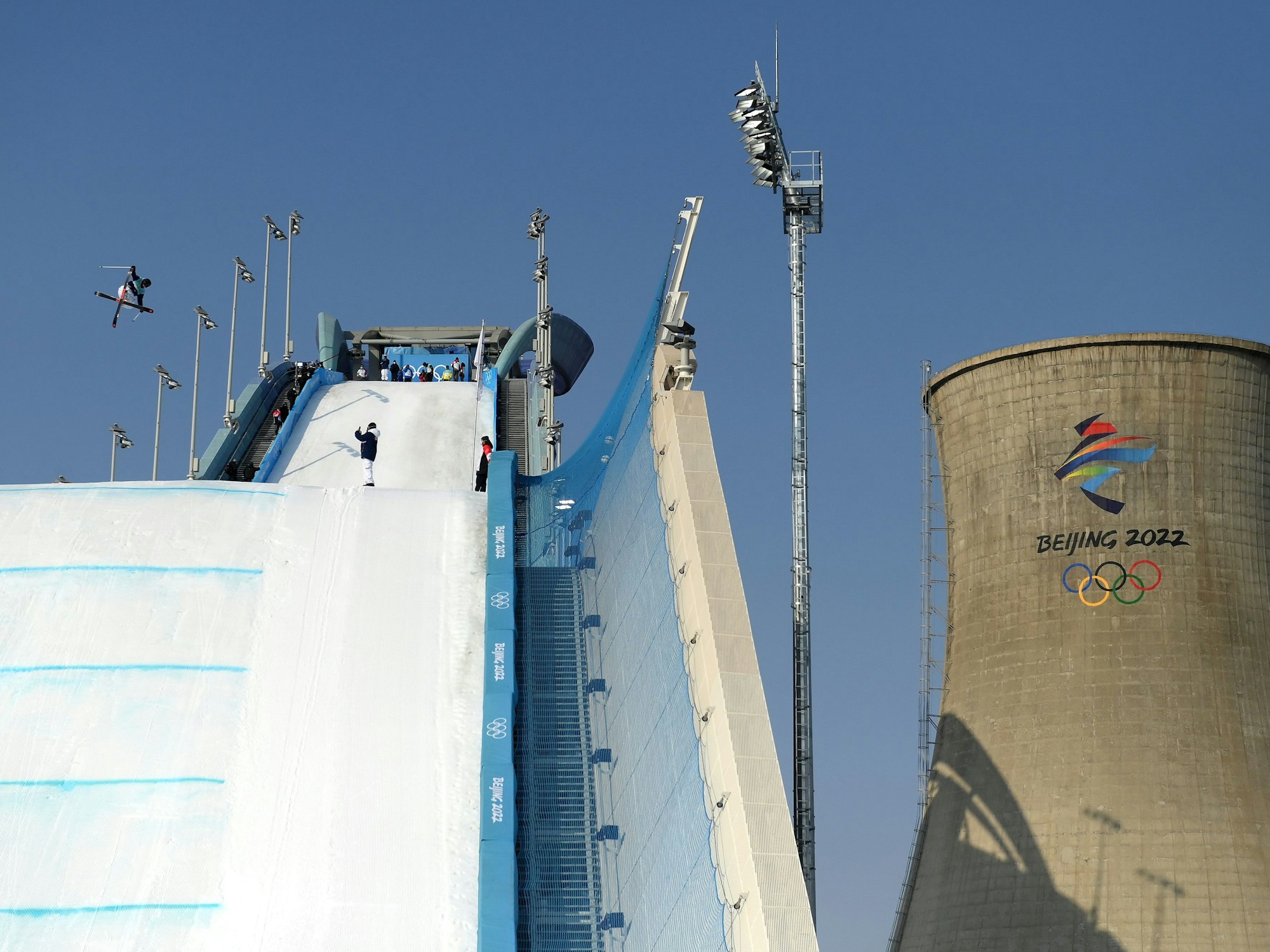 Ein Blick auf die Schanze des Big Air in West-Peking.
