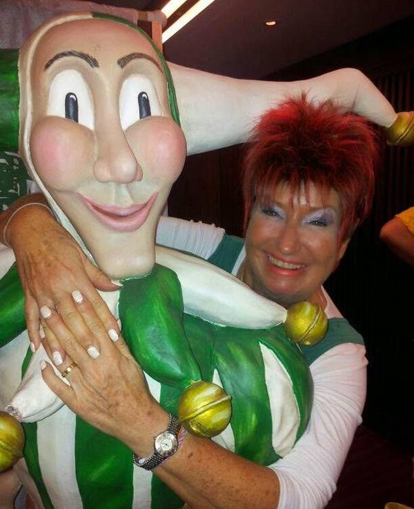 Marita Köllner mit Harry von den Närrischen Insulanern.