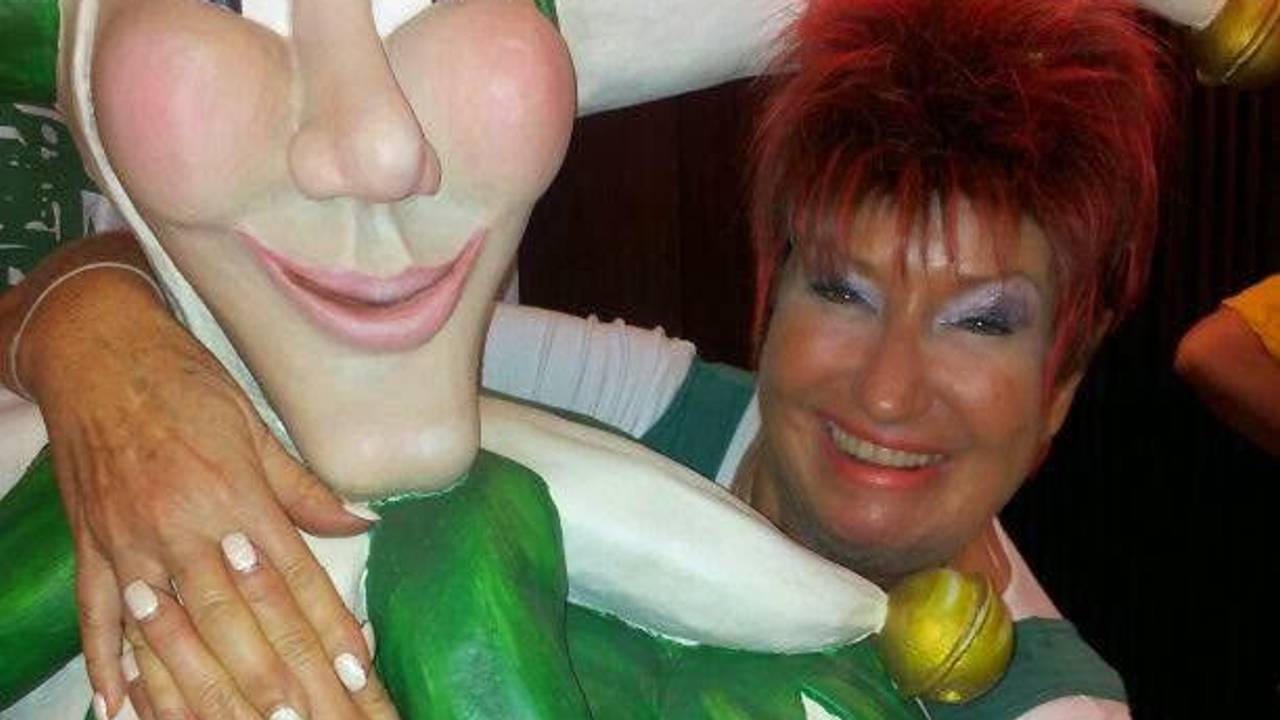 Marita Köllner mit Harry von den Närrischen Insulanern.
