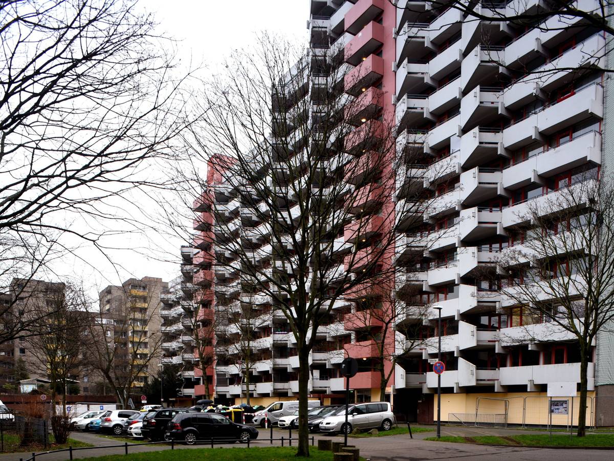Wohnhäuser am Liverpooler Platz und Umgebung in Köln-Chorweiler.