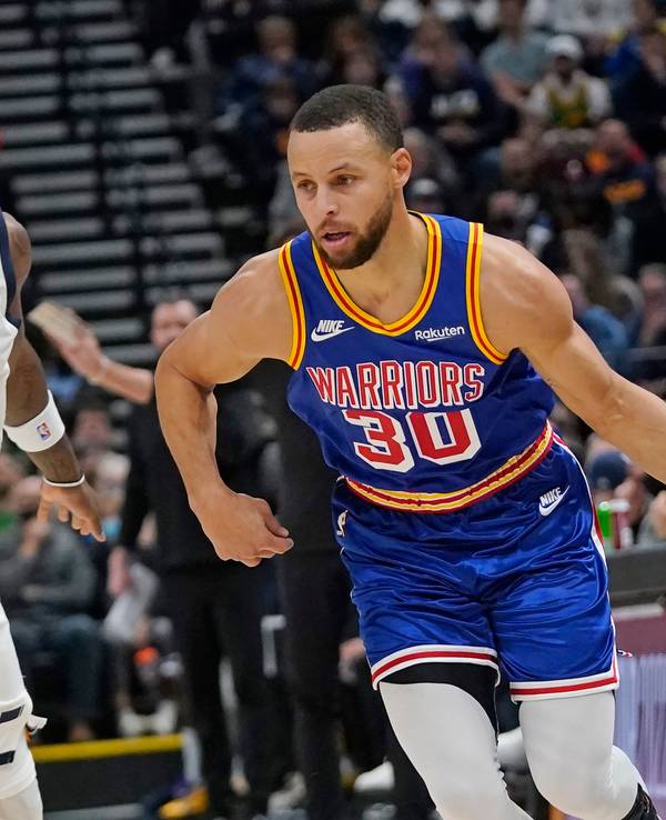 Warriors-Star Stephen Curry und Jazz-Guard Royce O'Neale.