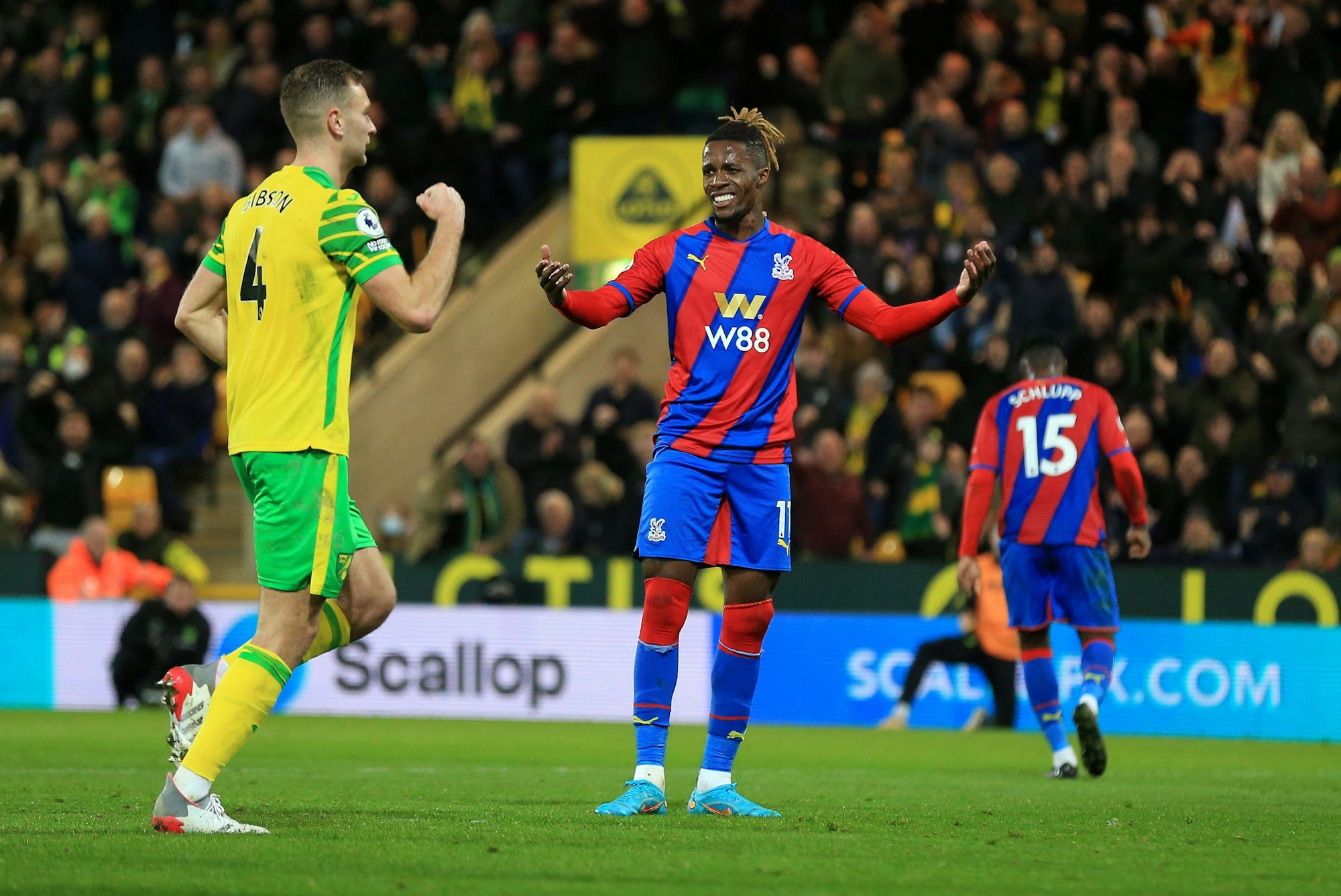 Wilfried Zaha (Crystal Palace) hadert.