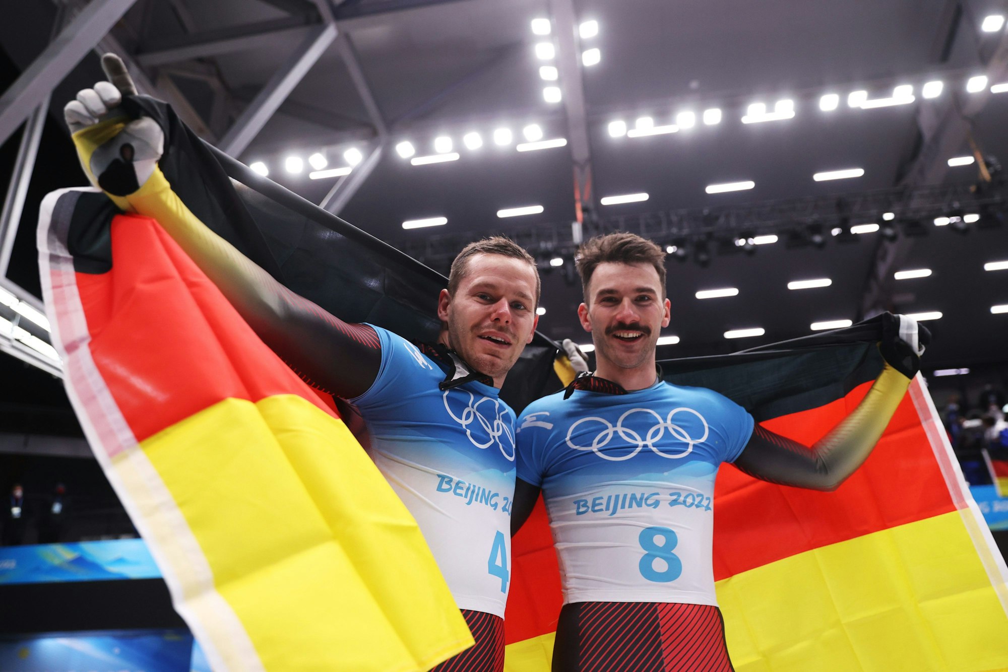 Christopher Grotheer (l) and Axel Jungk (r) feiern ihren Doppelsieg.