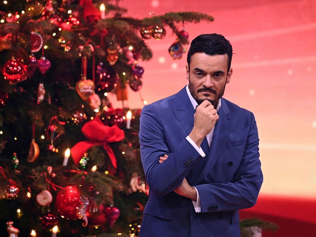 Musiker Giovanni Zarrella steht bei der TV-Spendengala „Ein Herz für Kinder“ auf der Bühne.