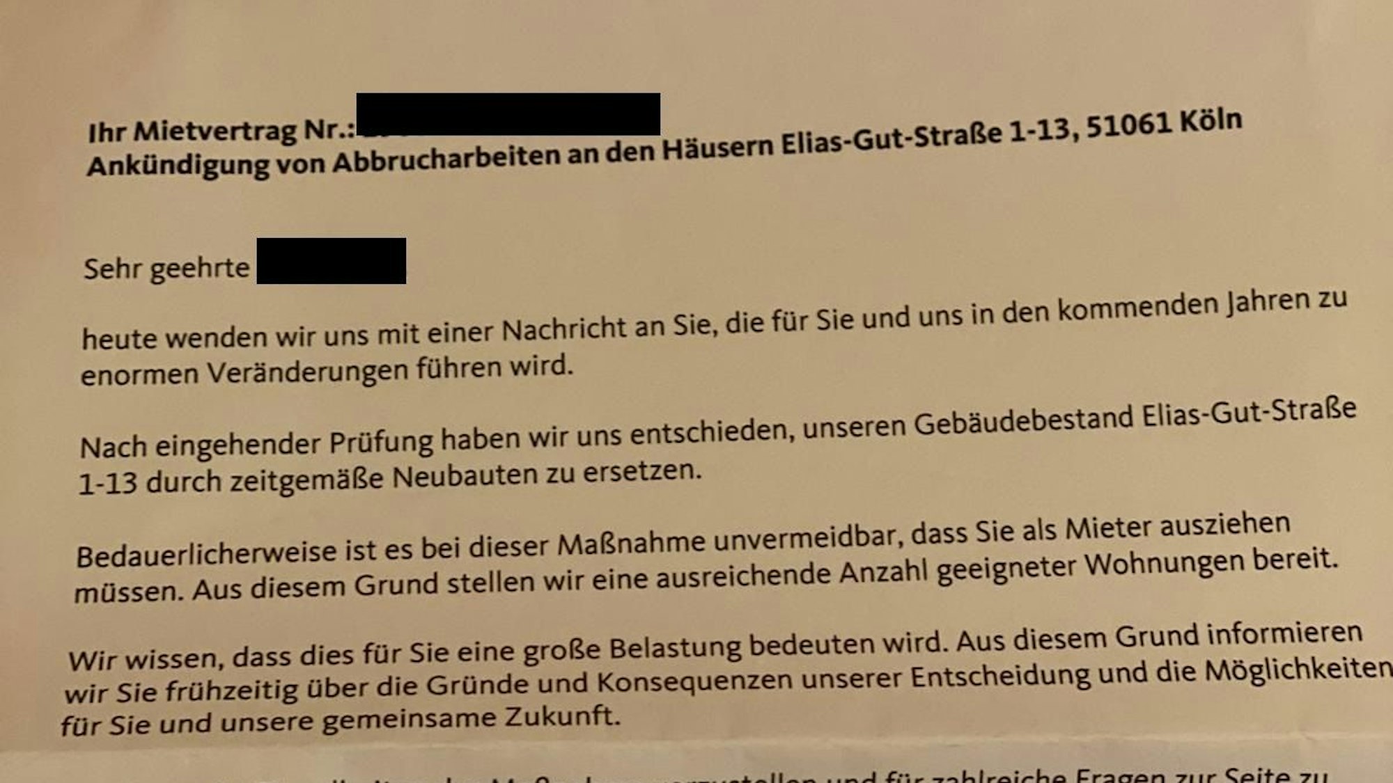 Ein Brief mit einer Ankündigung, dass Gebäude abgerissen werden sollen.