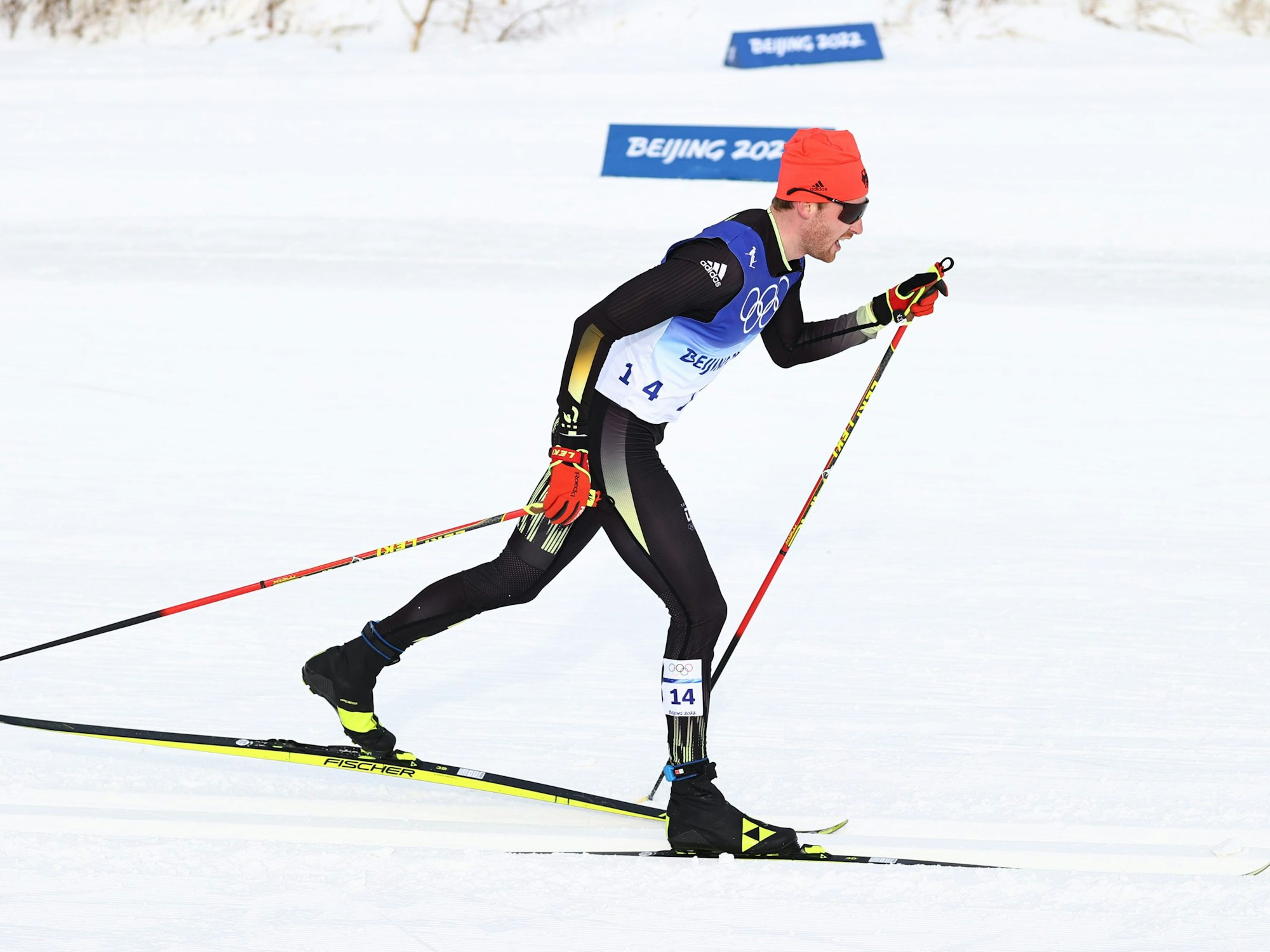 Albert Kuchler am 11. Februar 2022 beim 15 km Langlauf-Rennen der Herren, im Zhangjiakou National Cross-Country Skiing Centre.