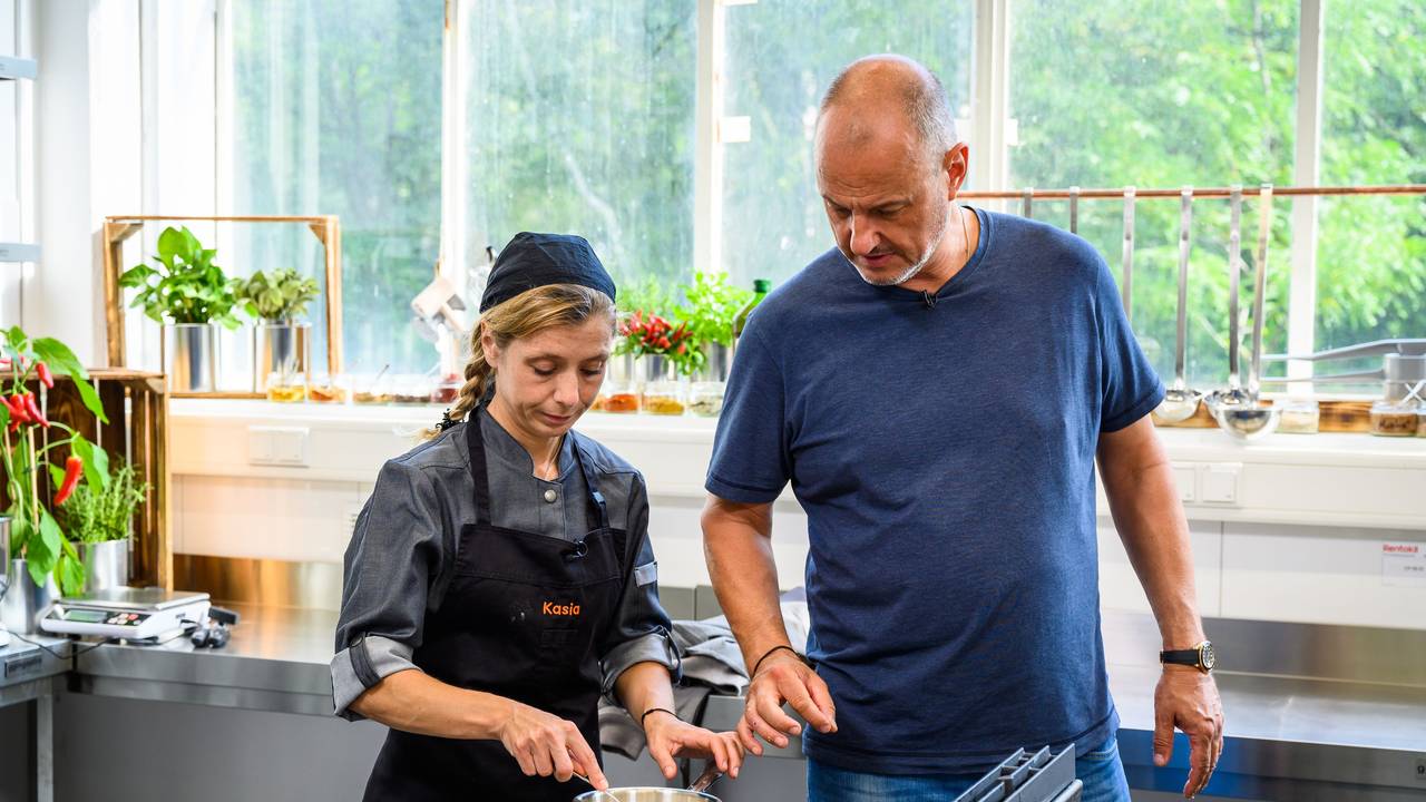 „Ich zitter noch am ganzen Körper!“ - Sternekoch Frank Rosin war nach dem Finale arg mitgenommen. Das lag aber nicht an Kasia, seiner neuen Auszubildenden.