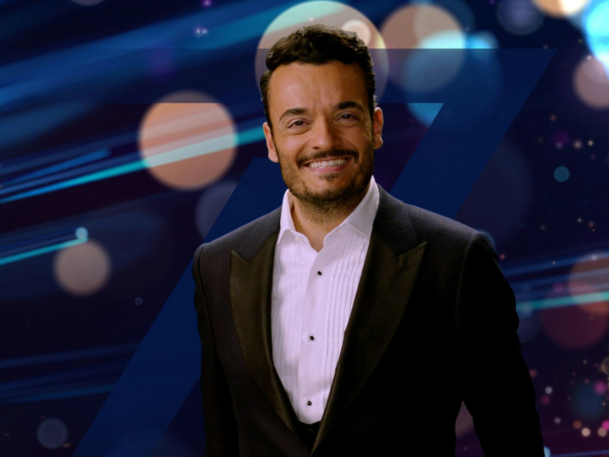 Giovanni Zarrella lächelt in die Kamera.