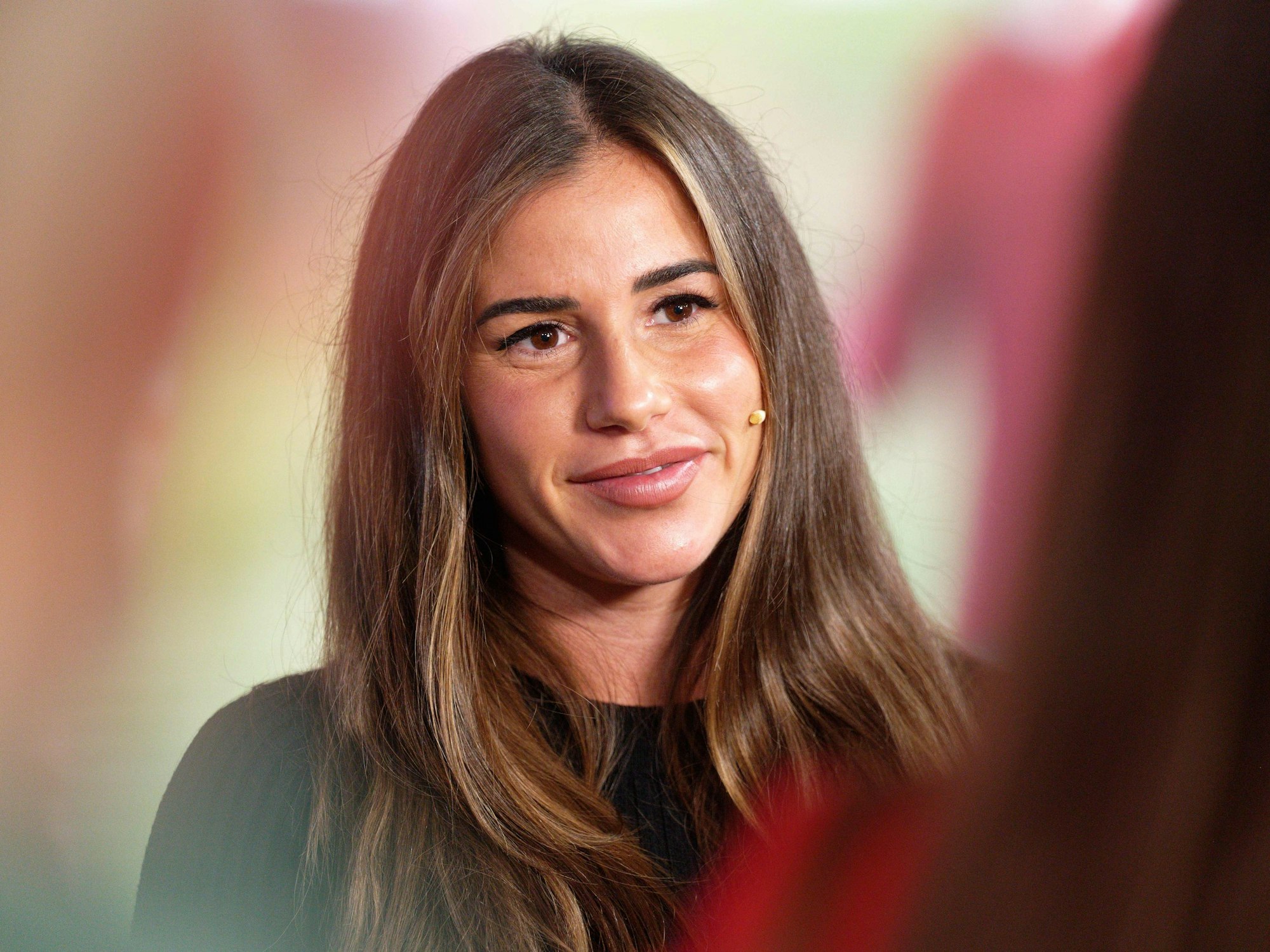 Die Sängerin Sarah Engels steht beim 26. RTL-Spendenmarathon im Studio.