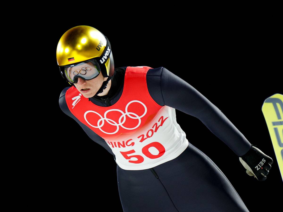 Karl Geiger in Aktion bei Olympia.