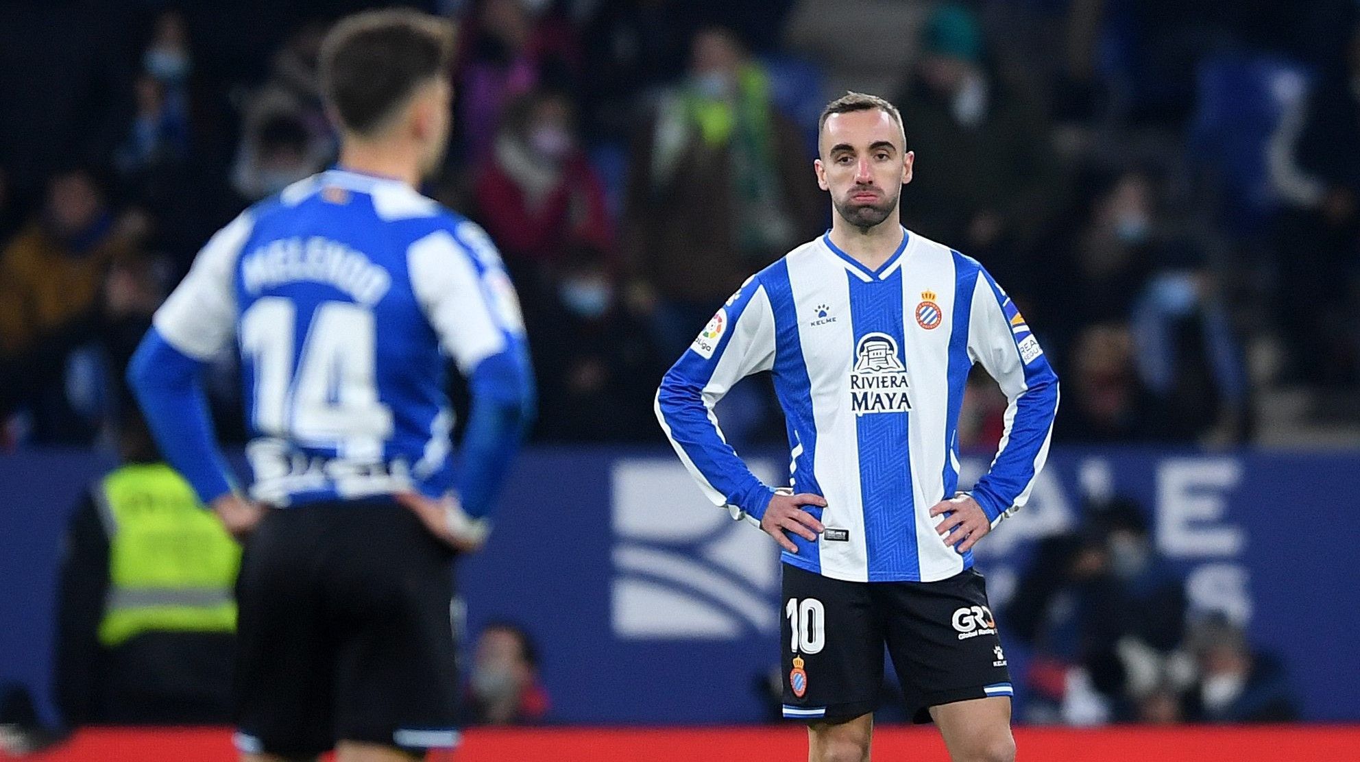 Sergi Darder reagiert im Spiel von Espanyol Barcelona enttäuscht auf ein Gegentor.