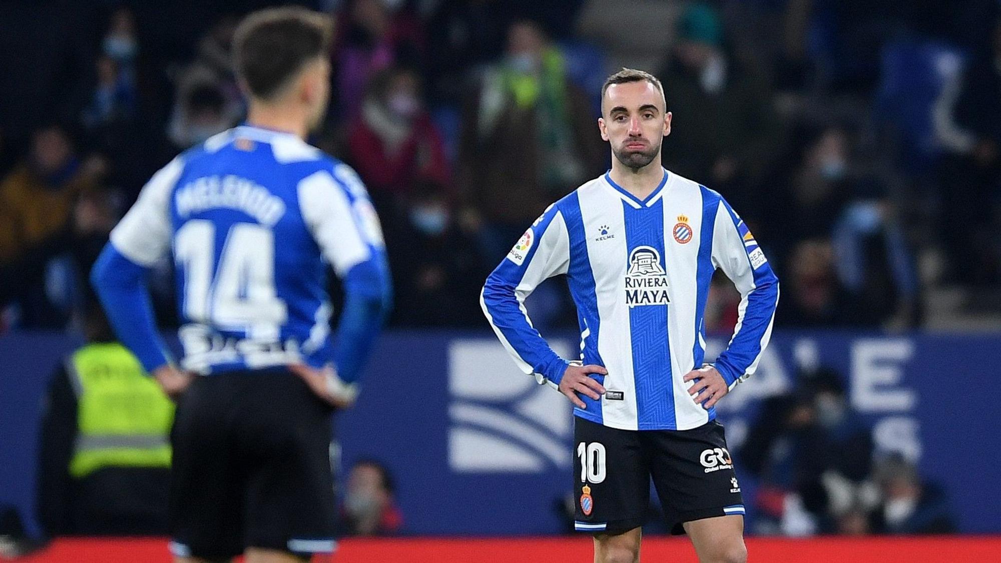 Sergi Darder reagiert im Spiel von Espanyol Barcelona enttäuscht auf ein Gegentor.