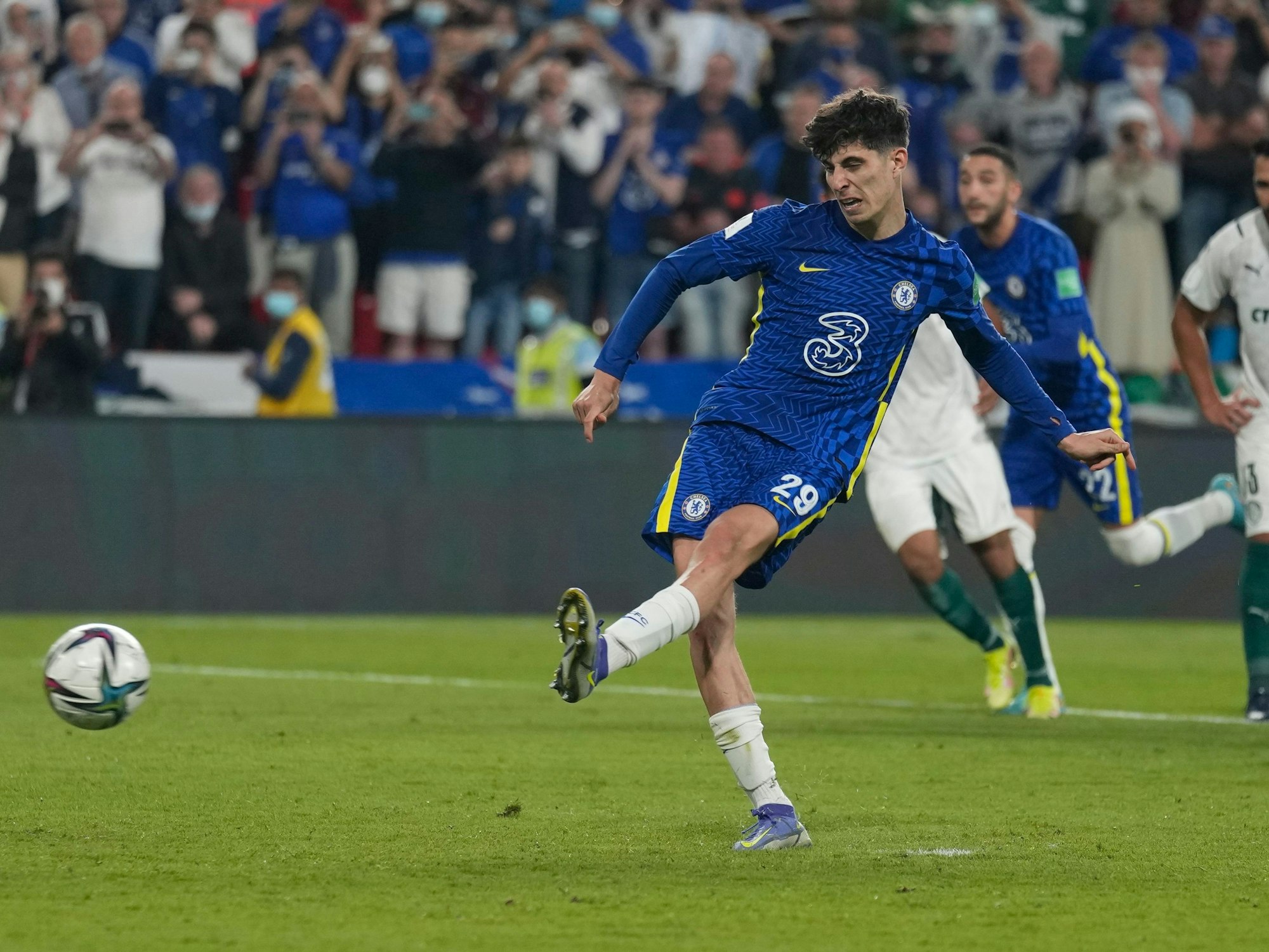 Kai Havertz vom FC Chelsea trifft per Elfmeter zum 2:1.