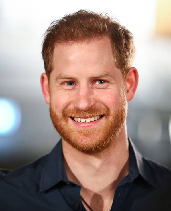 Der britische Prinz Harry lächelt im Februar 2020 in den Abbey Road Studios in die Kamera.