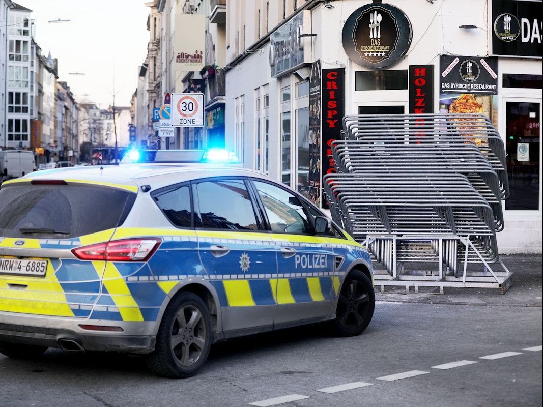 Illegales Rennen in Köln: Die Polizei hat junge Männer gestoppt, die mit bis zu 120 km/h am helllichten Tag durch die Innenstadt gerast sind. Unser Symbolbild wurde 2021 gemacht.