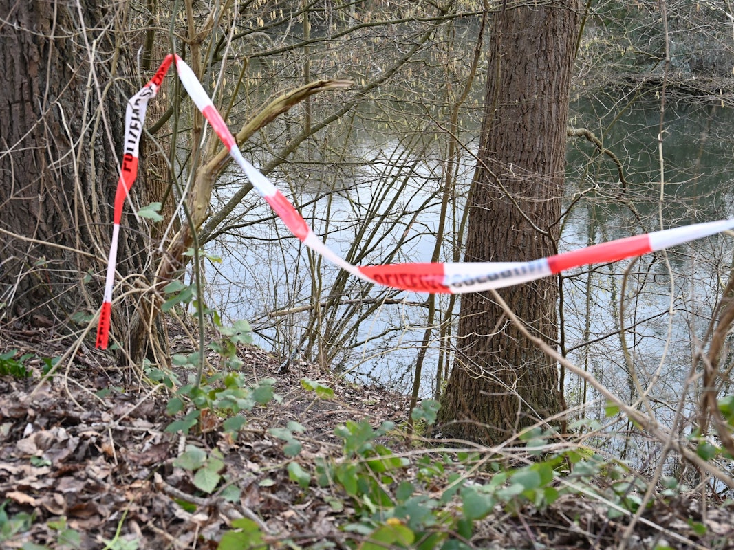 Leichenfund in einem kleinen See in Bergheim Fliesteden.