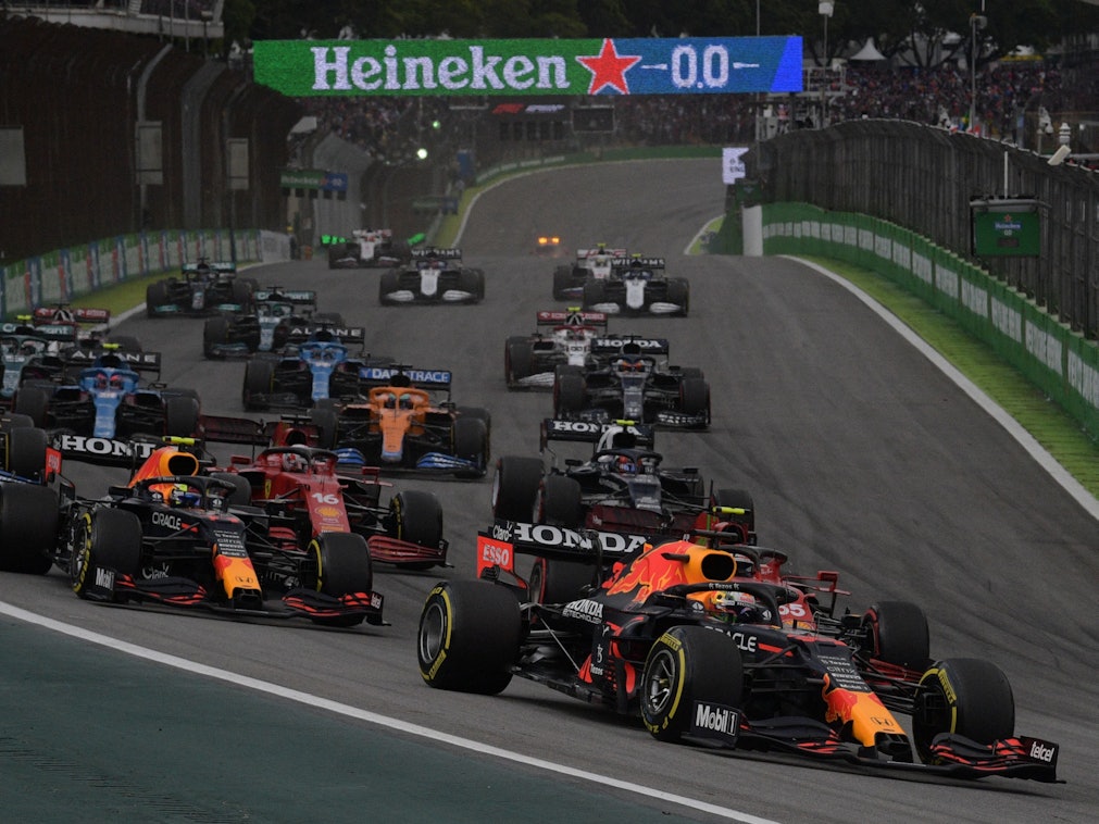 Das Fahrerfeld beim Sprintrennen der Formel 1 in São Paulo.