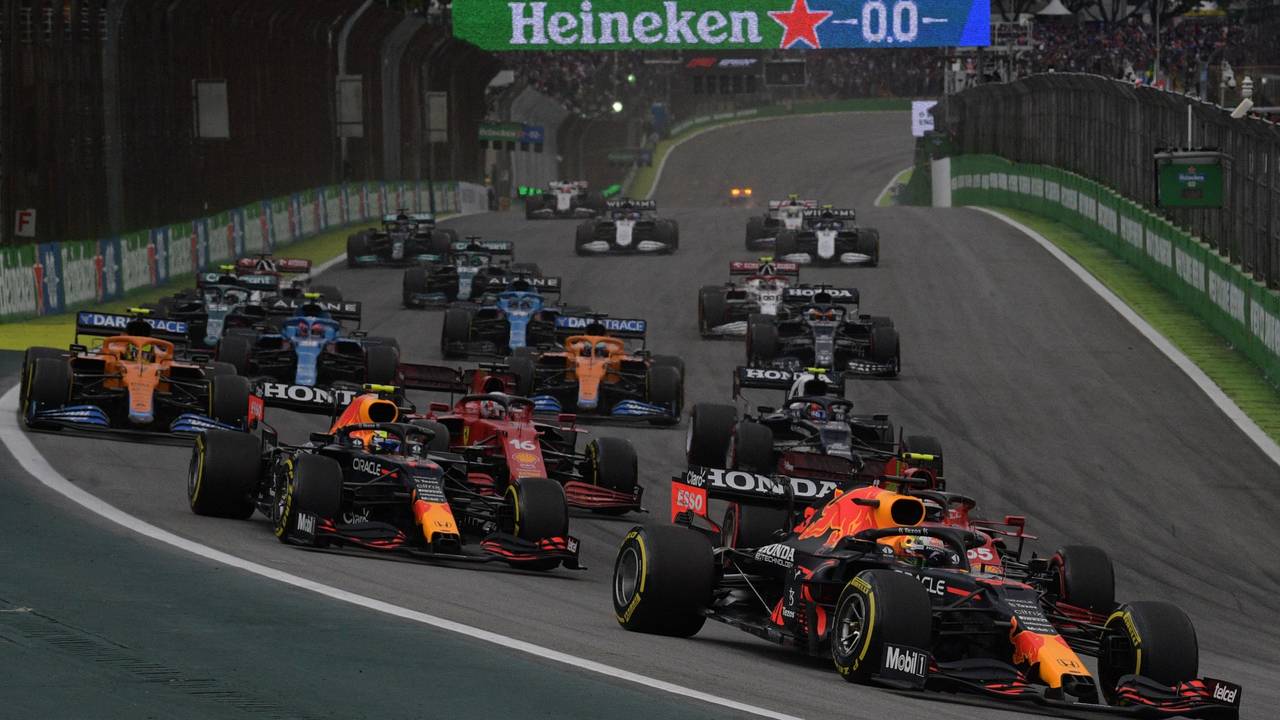 Das Fahrerfeld beim Sprintrennen der Formel 1 in São Paulo.