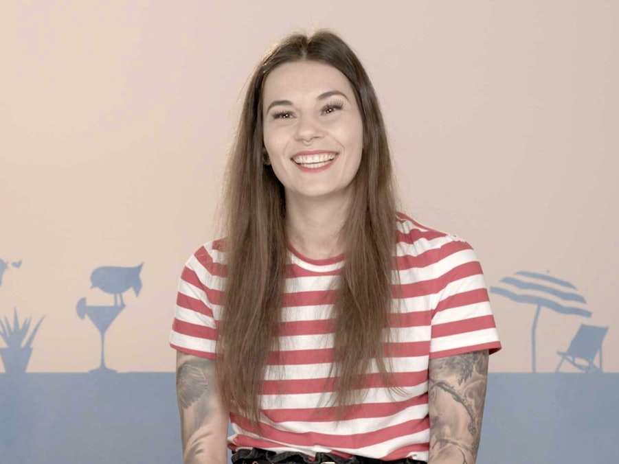 First Dates Hotel-Teilnehmerin Michelle. Die Folgen gibt der Sendung gibt es nach Ausstrahlung im TV auch bei RTL+ zu sehen.