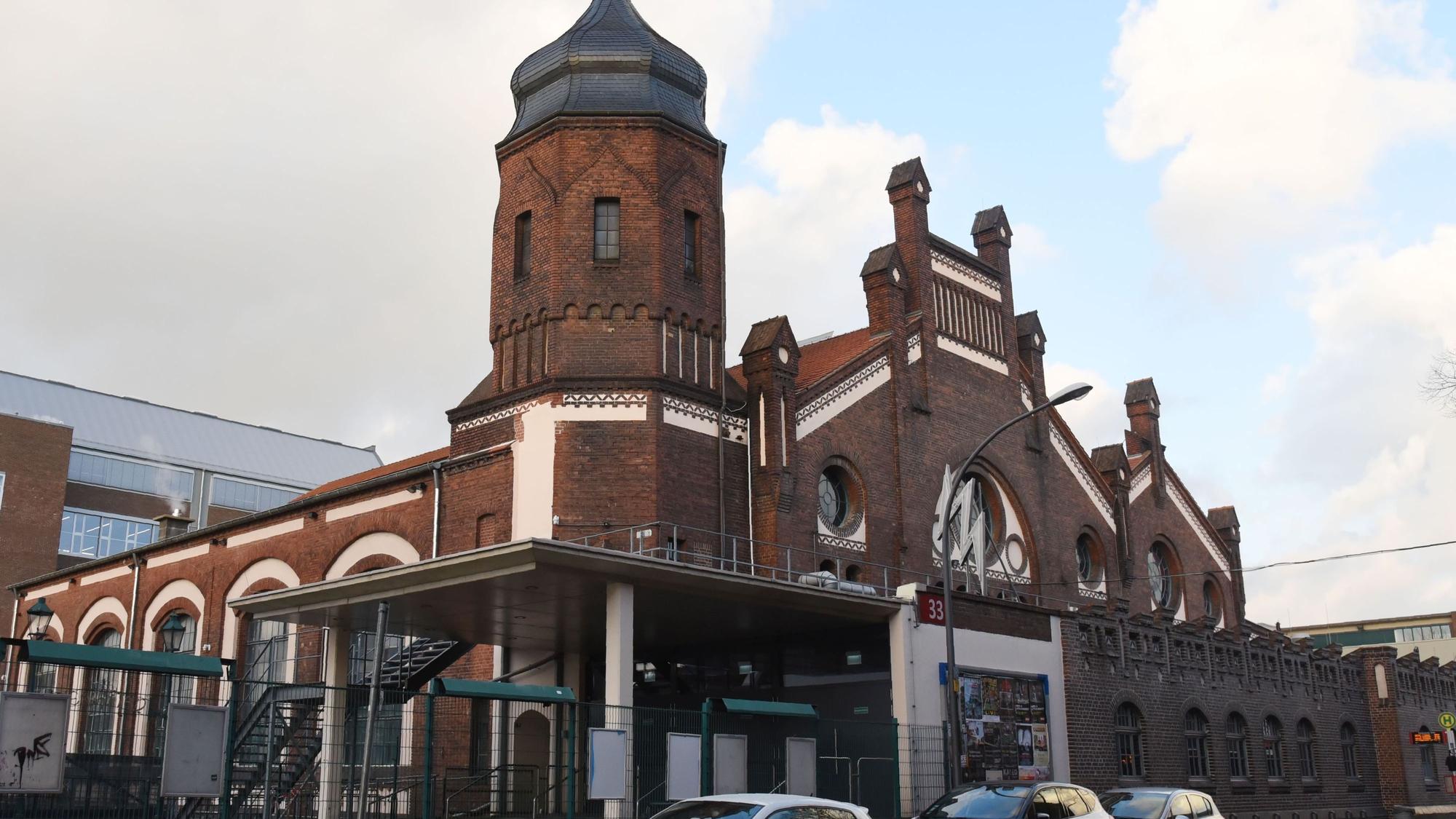 Die Eventhalle E-Werk in Köln von außen betrachtet.