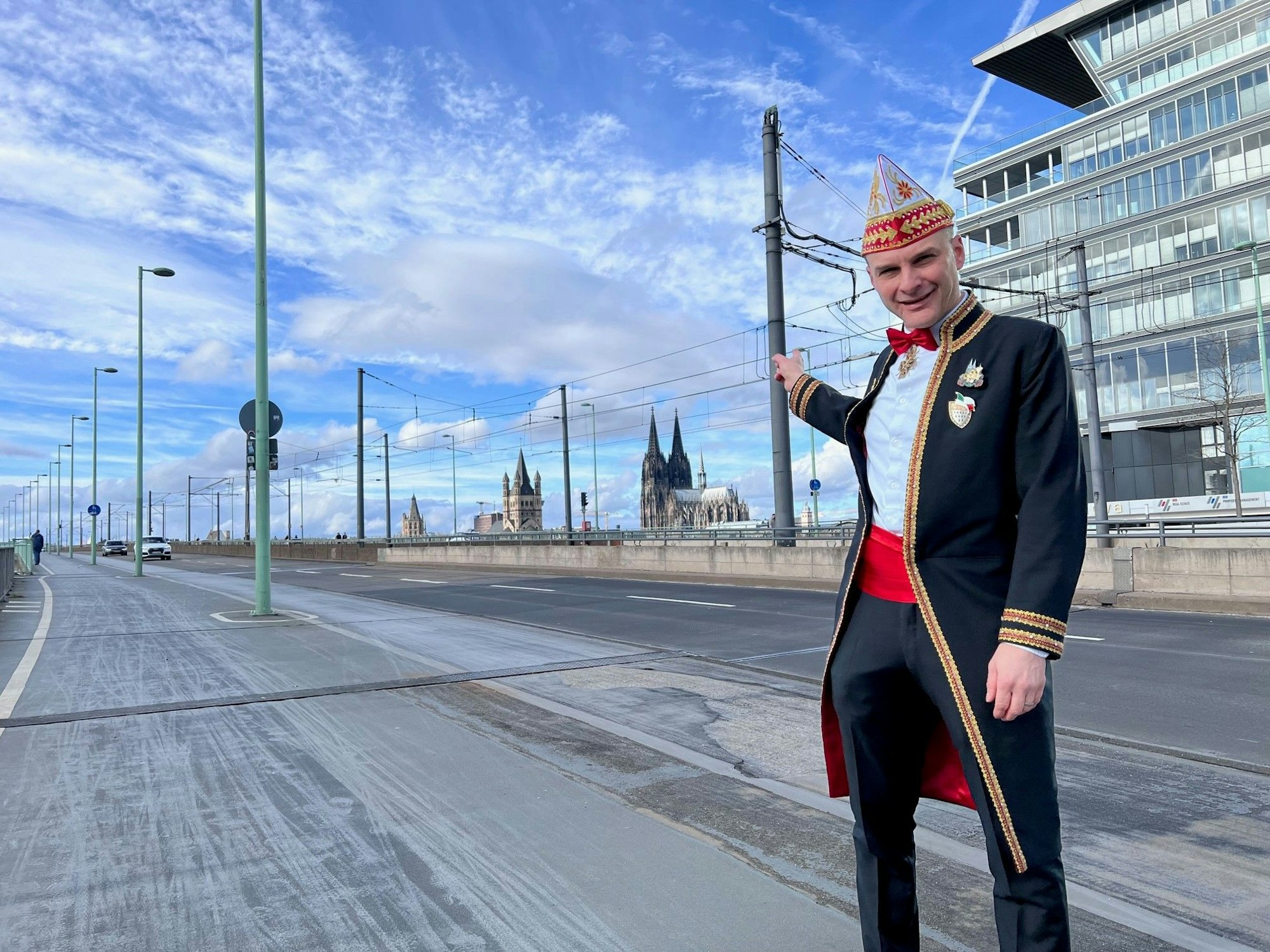 Zugleiter Holger Kirsch auf der Deutzer Brücke.