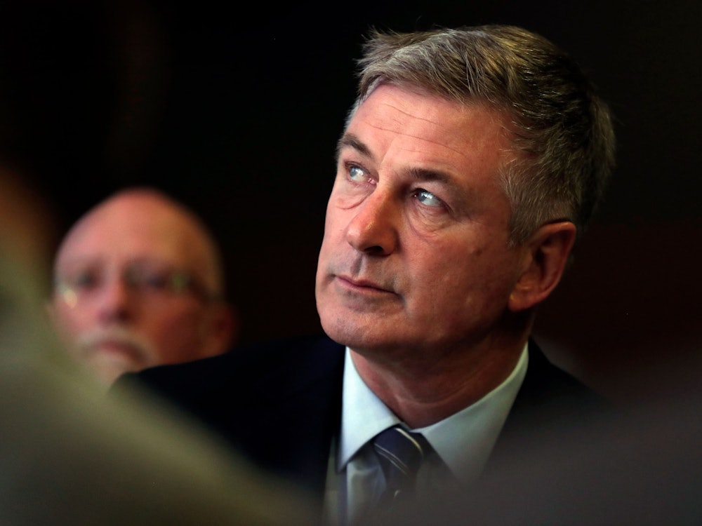 Nach tödlichem Schuss bei Dreh mit Alec Baldwin (Foto): Jetzt wurde Klage eingereicht - eine Jury entscheidet nun über eine Entschädigung für die Hinterbliebenen.