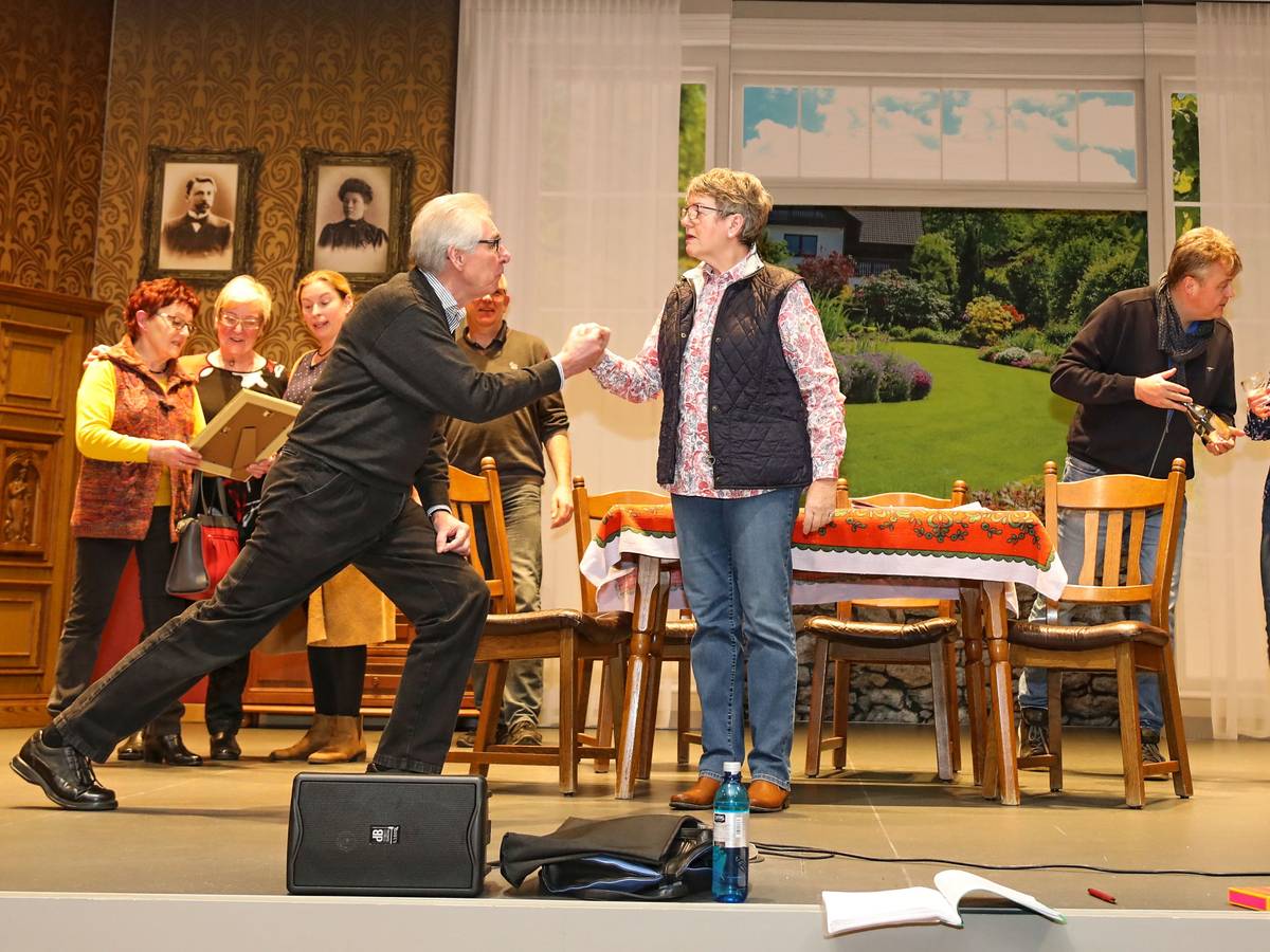 Szene aus "Et kütt wie et kütt" des neuen Kölner Vereins Kölsche Bredder.