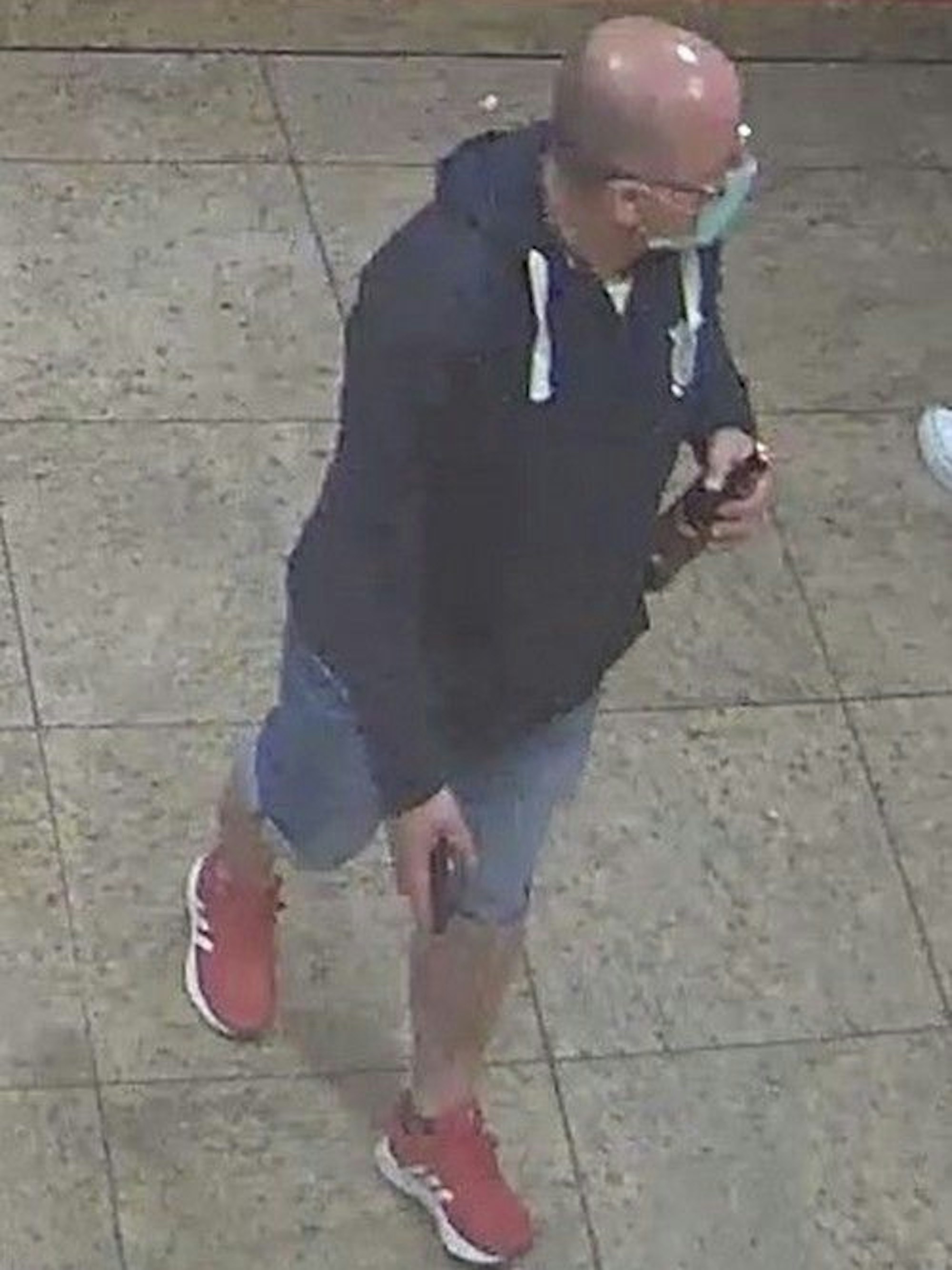 Täter eines Handydiebstahls am Kölner Hauptbahnhof