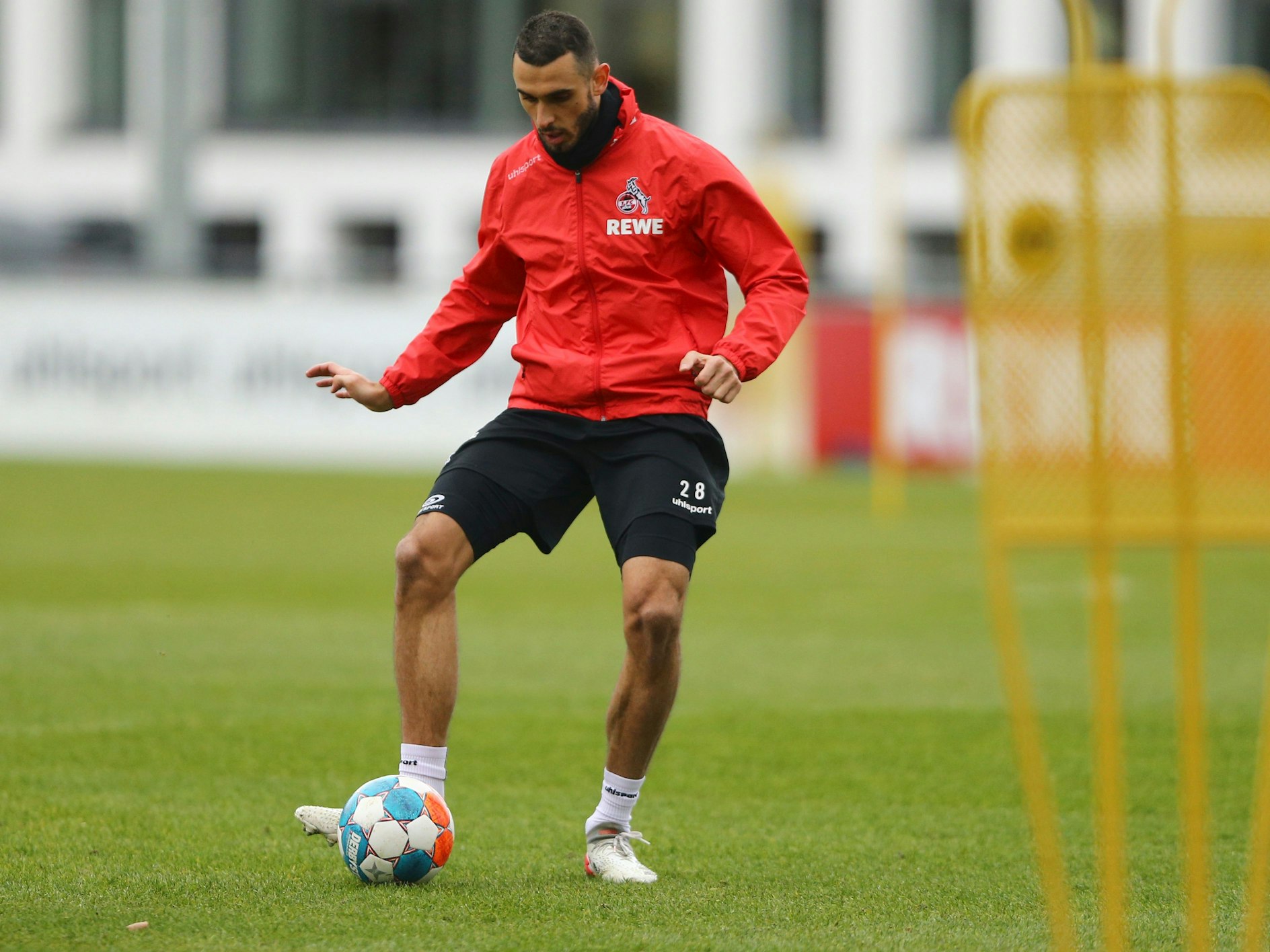 Ellyes Skhiri, Mittelfeld-Motor des 1. FC Köln, beim Training.