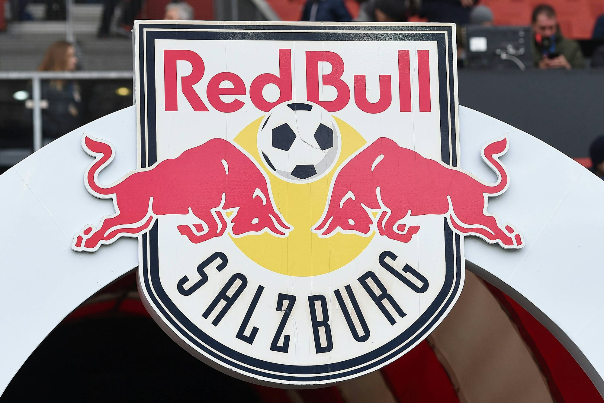 Das Vereinslogo des FC Red Bull Salzburg in nationalen Wettbewerben.