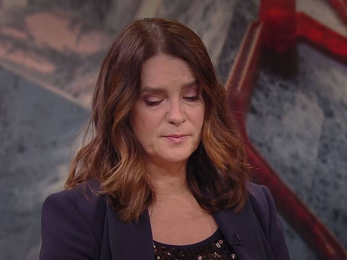 Expertin Katarina Witt weint während der Live-Übertragung in der ARD