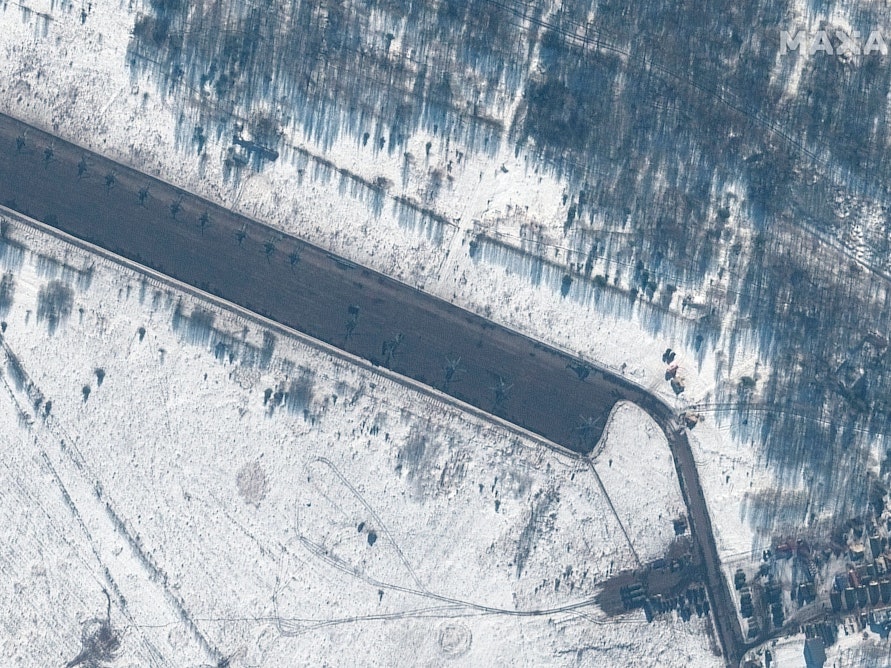 Militärhubschrauber auf dem Flugplatz Zyabrovka in Weißrussland.