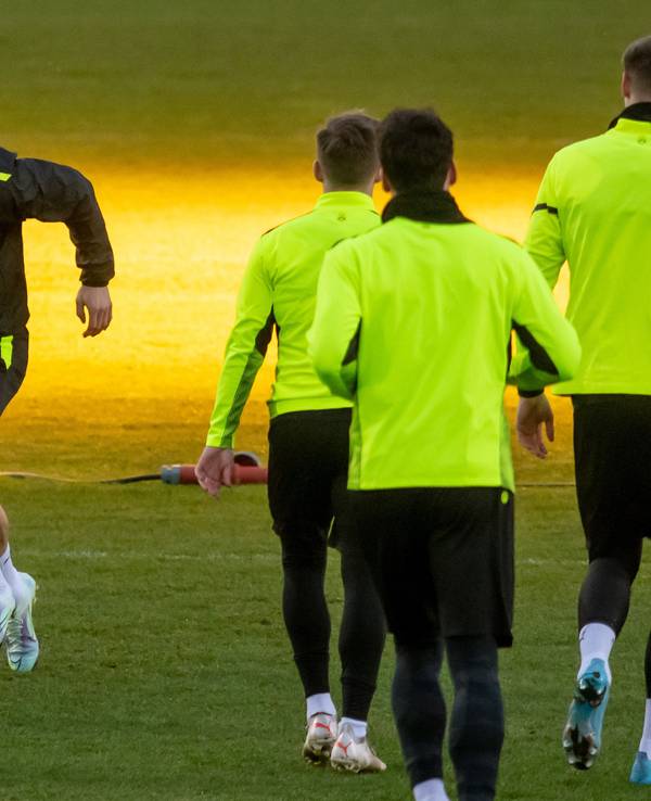 Erling Haaland absolviert eine Laufübung beim BVB-Training