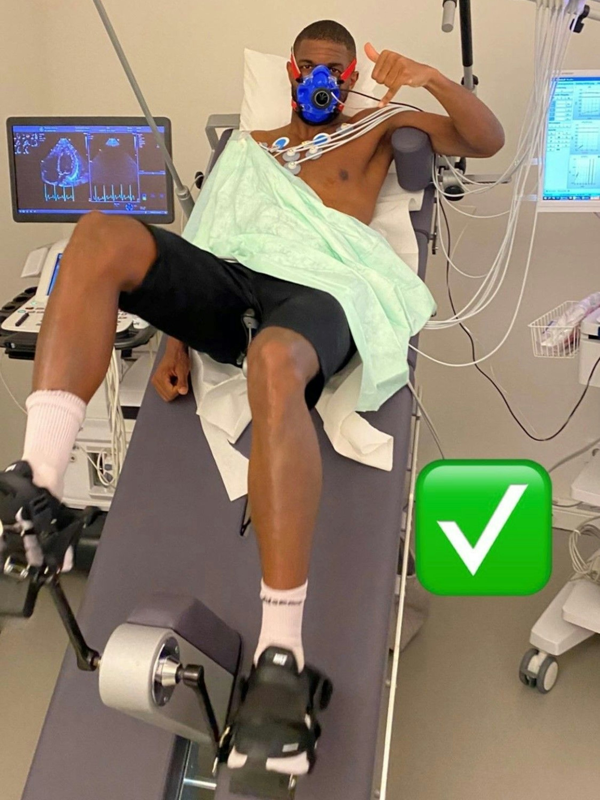 Anthony Modeste hob nach seiner Untersuchung am Mittwoch (16. Februar 2022) den Daumen.