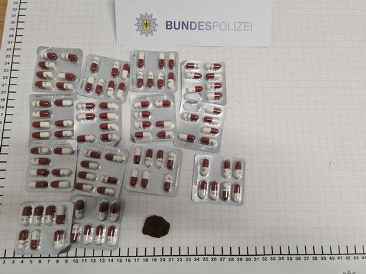 Drogen, die die Bundespolizei in der Hose eines 18-Jährigen fand.