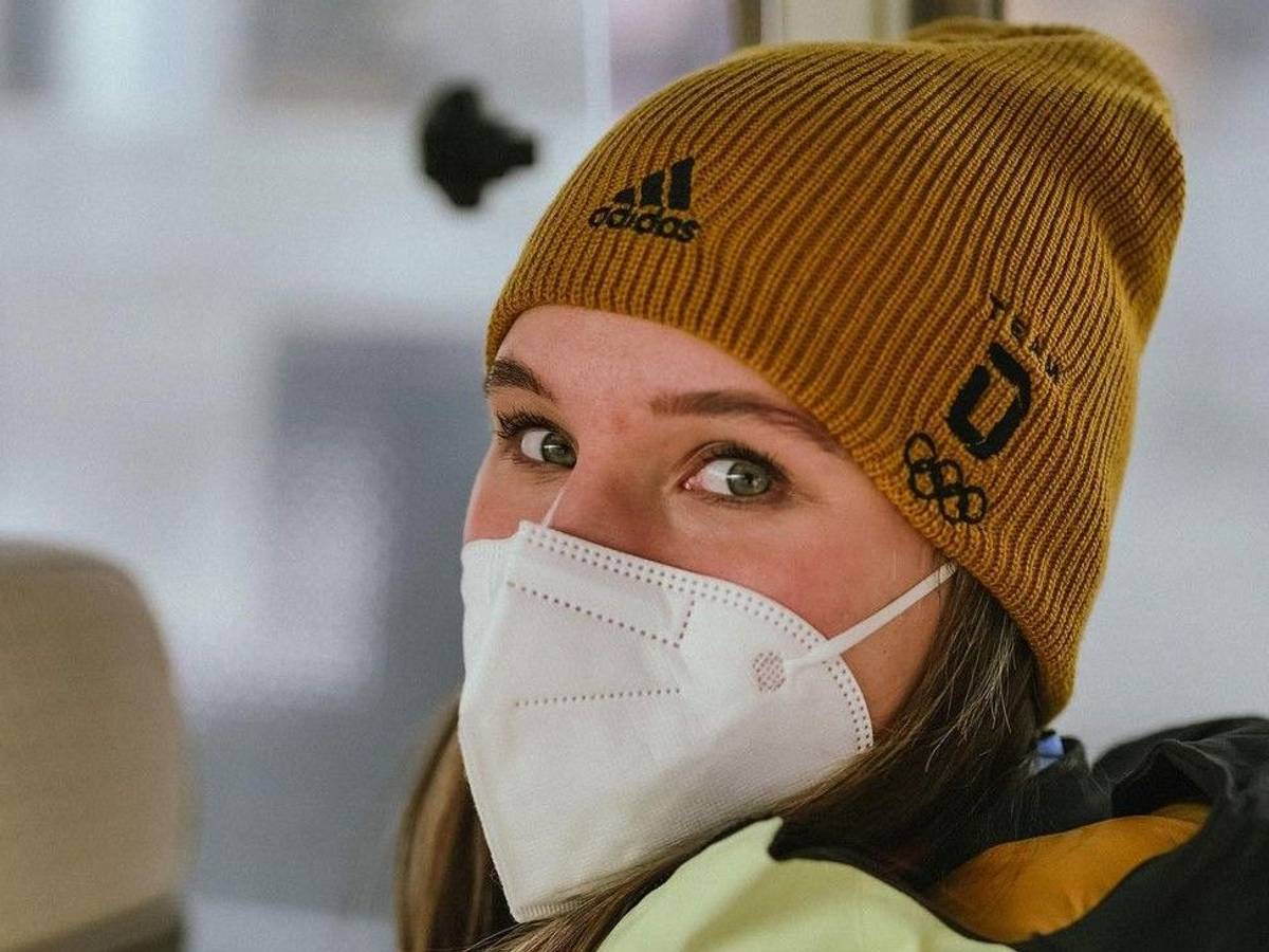 Deutschlands Bob-Athletin Lisa Buckwitz posiert auf einem Foto bei Instagram.
