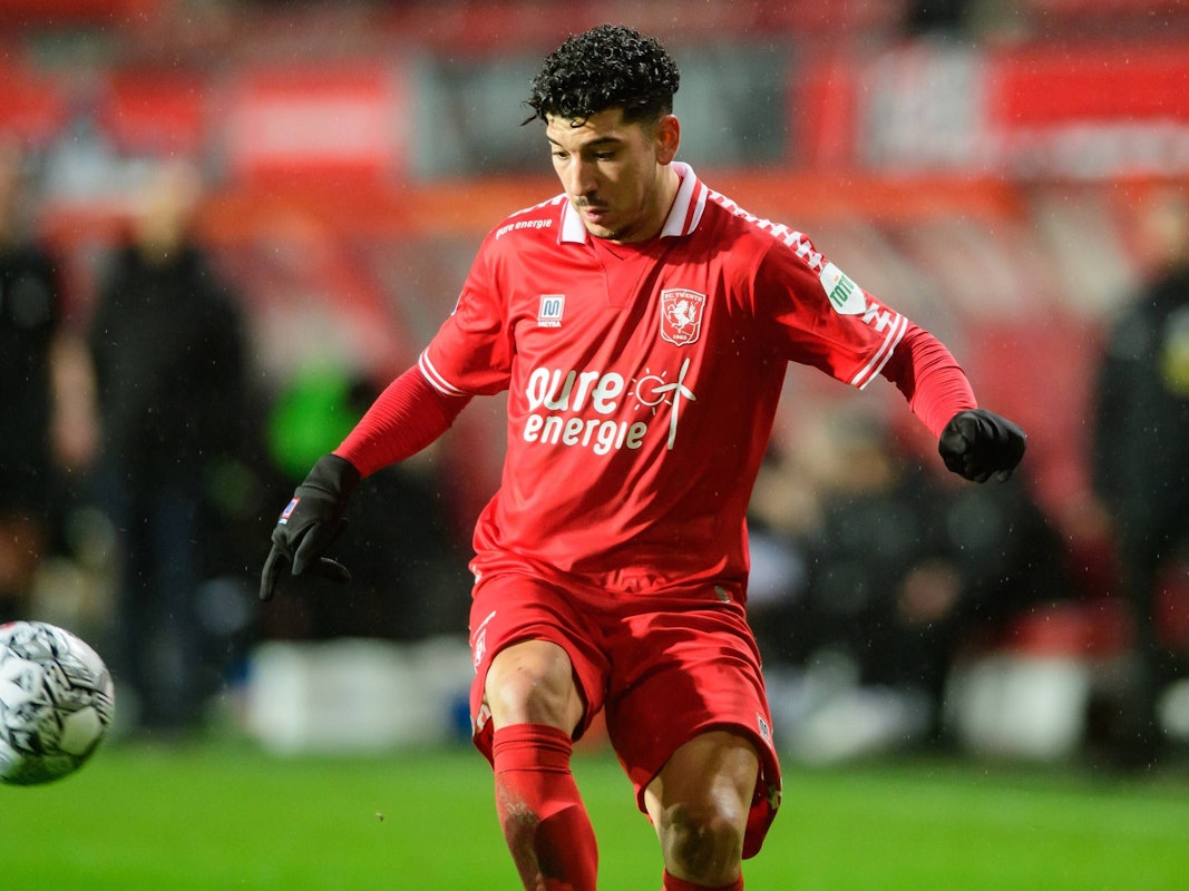 Dimitrios Limnios spielt für Twente Enschede gegen Vitesse Arnheim.