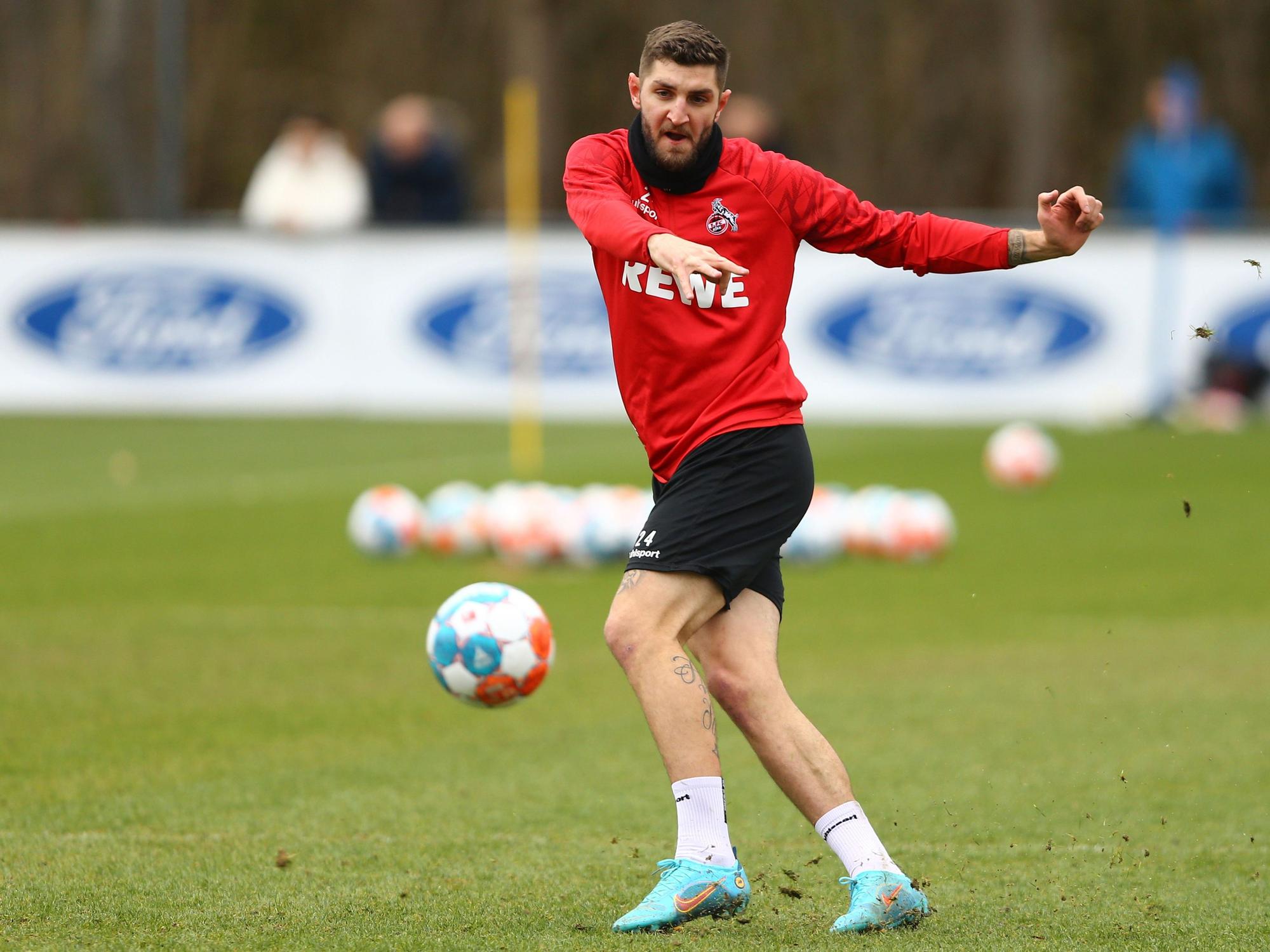 Jeff Chabot in der Vorbereitung auf das Spiel gegen Eintracht Frankfurt