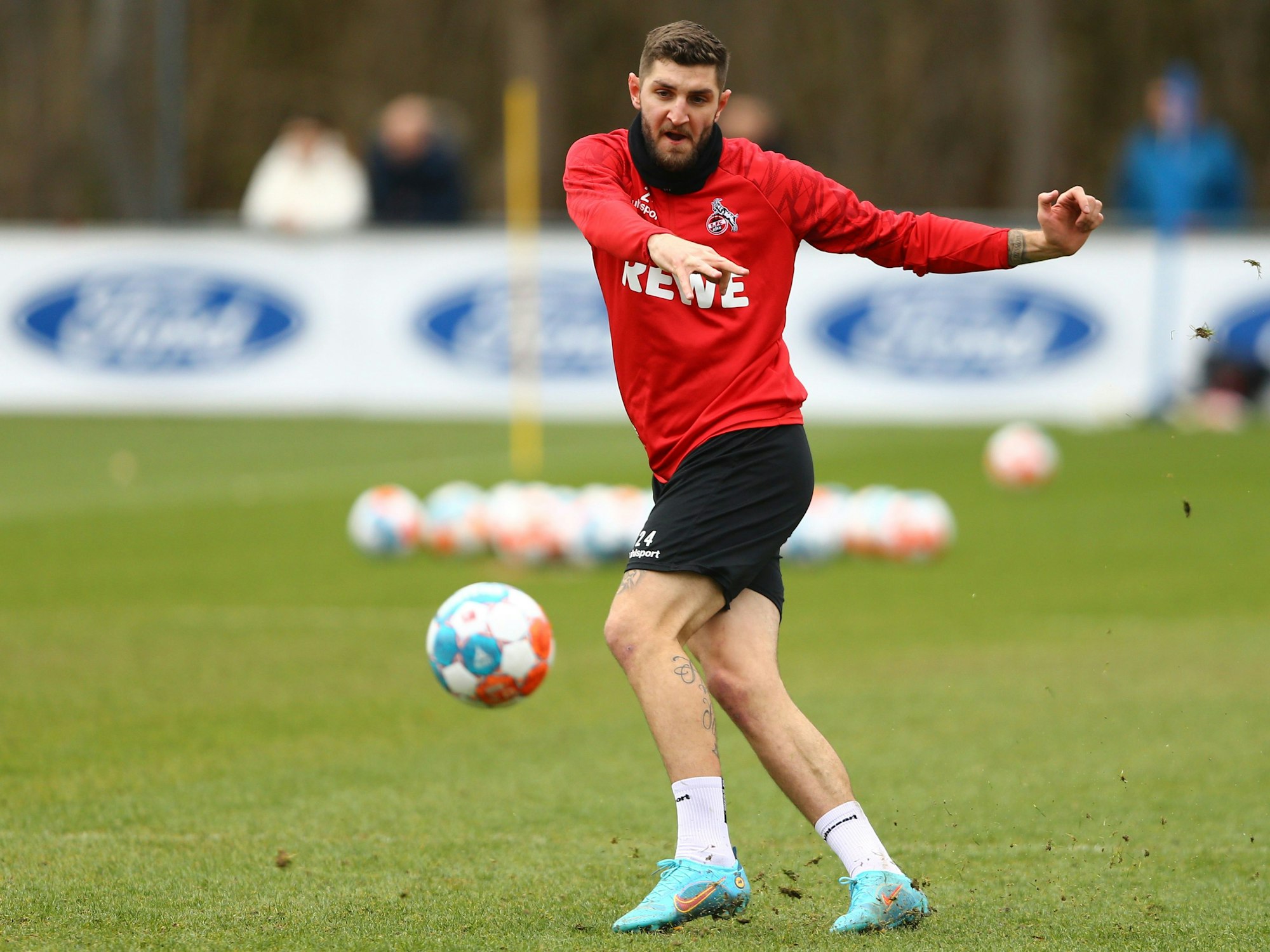 Jeff Chabot in der Vorbereitung auf das Spiel gegen Eintracht Frankfurt