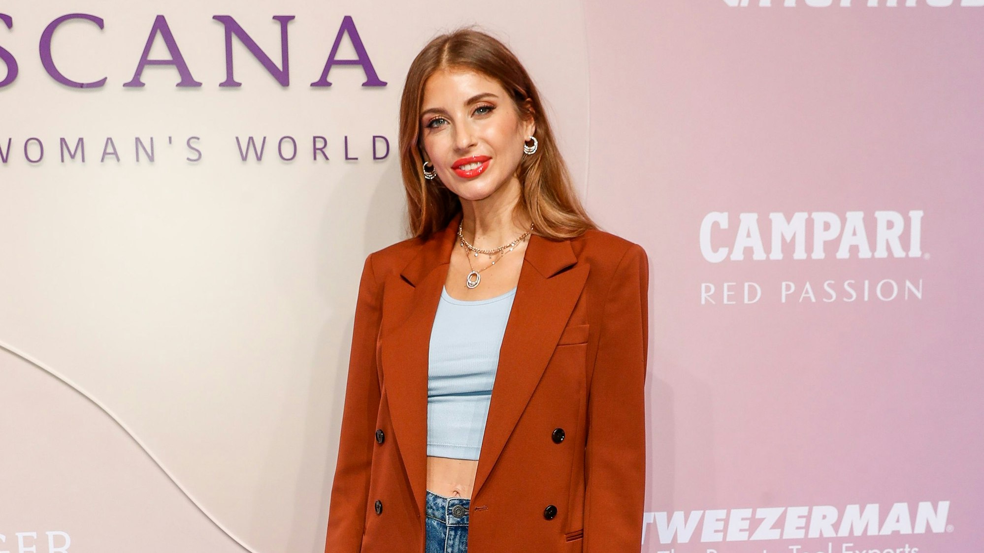 Influencerin Cathy Hummels 2021 auf der About You Fashion Week. Mit ihrem neusten Post sorgte sie bei ihren Fans für Verwirrung.