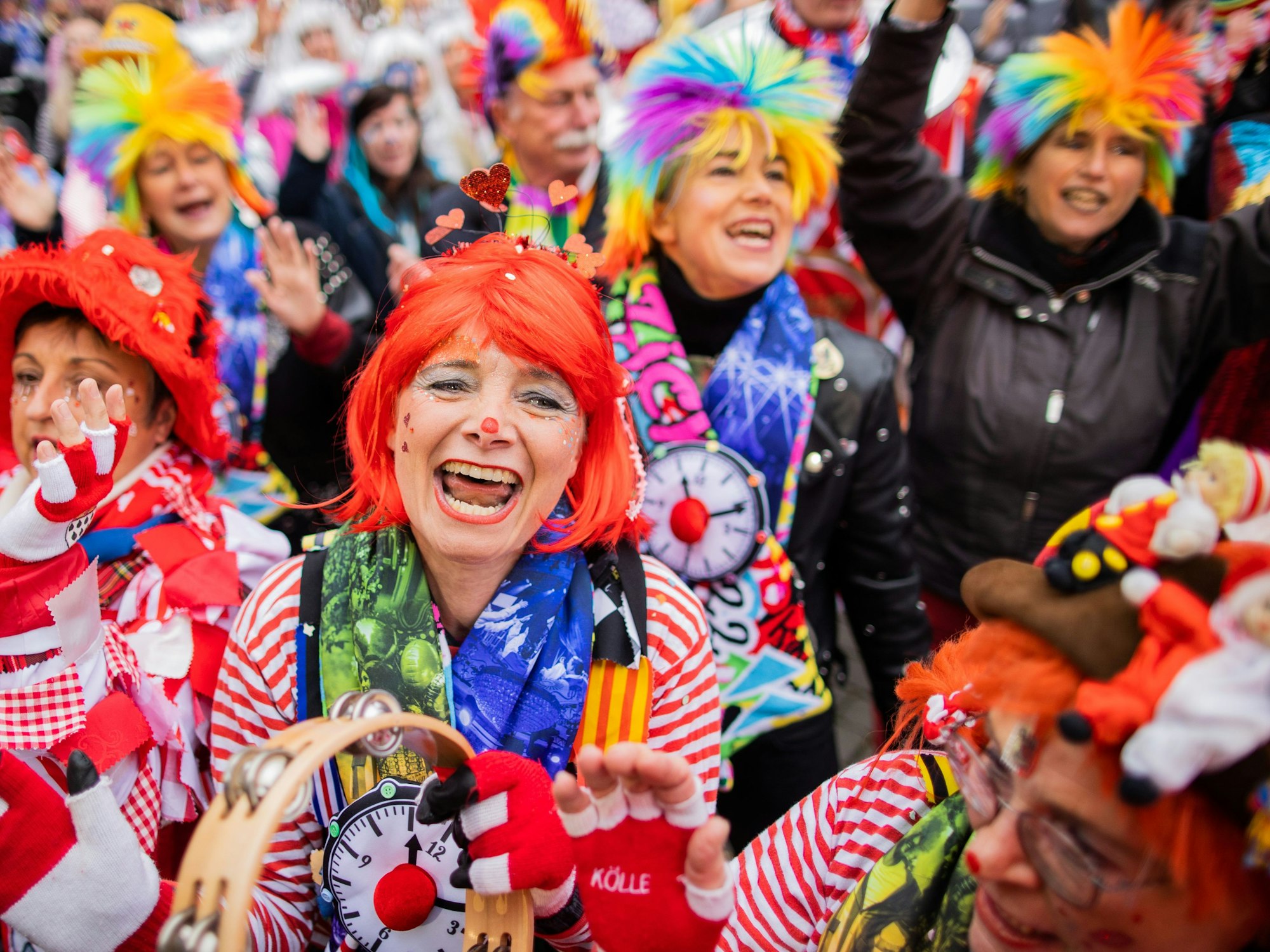 Karneval 2022 in Köln: Die ganze Stadt wird zur Brauchtumszone. Für den Straßenkarneval wird die Maskenpflicht aufgehoben. Das Foto wurde am 11.11.2021 auf dem Heumarkt aufgenommen.