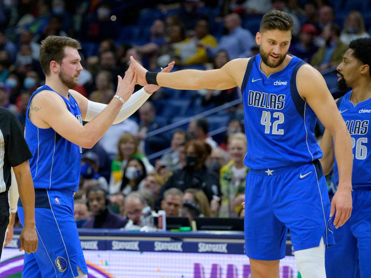 Die beiden Profi-Basketballer Luka Doncic und Maxi Kleber.