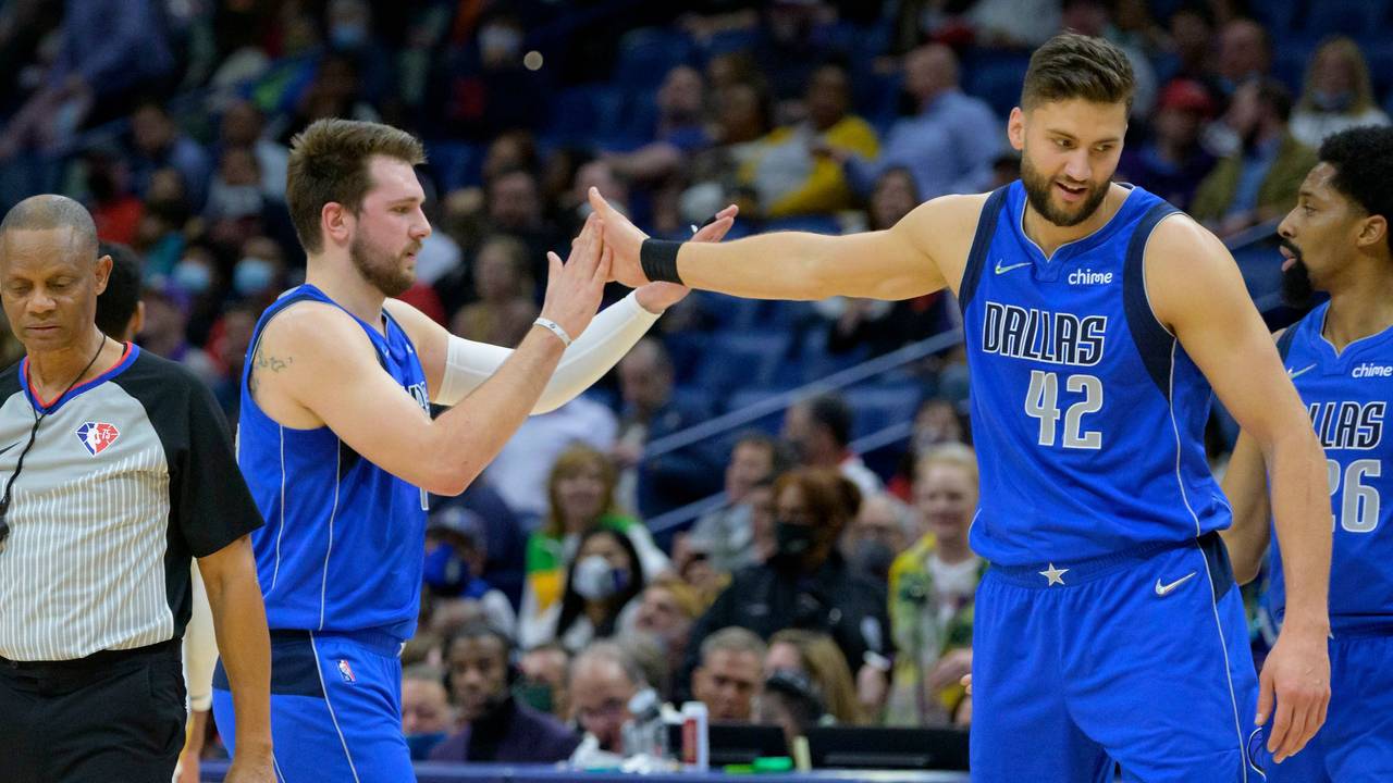 Die beiden Profi-Basketballer Luka Doncic und Maxi Kleber.