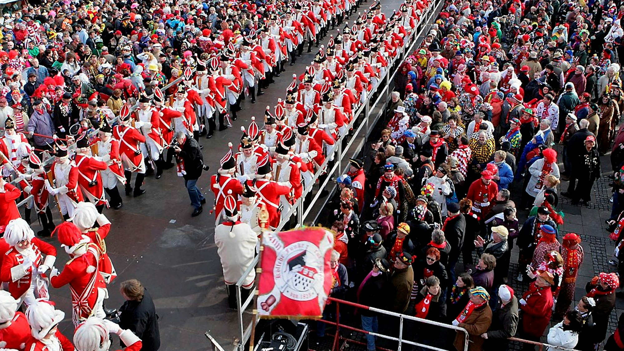 Funkenbiwak auf dem Neumarkt