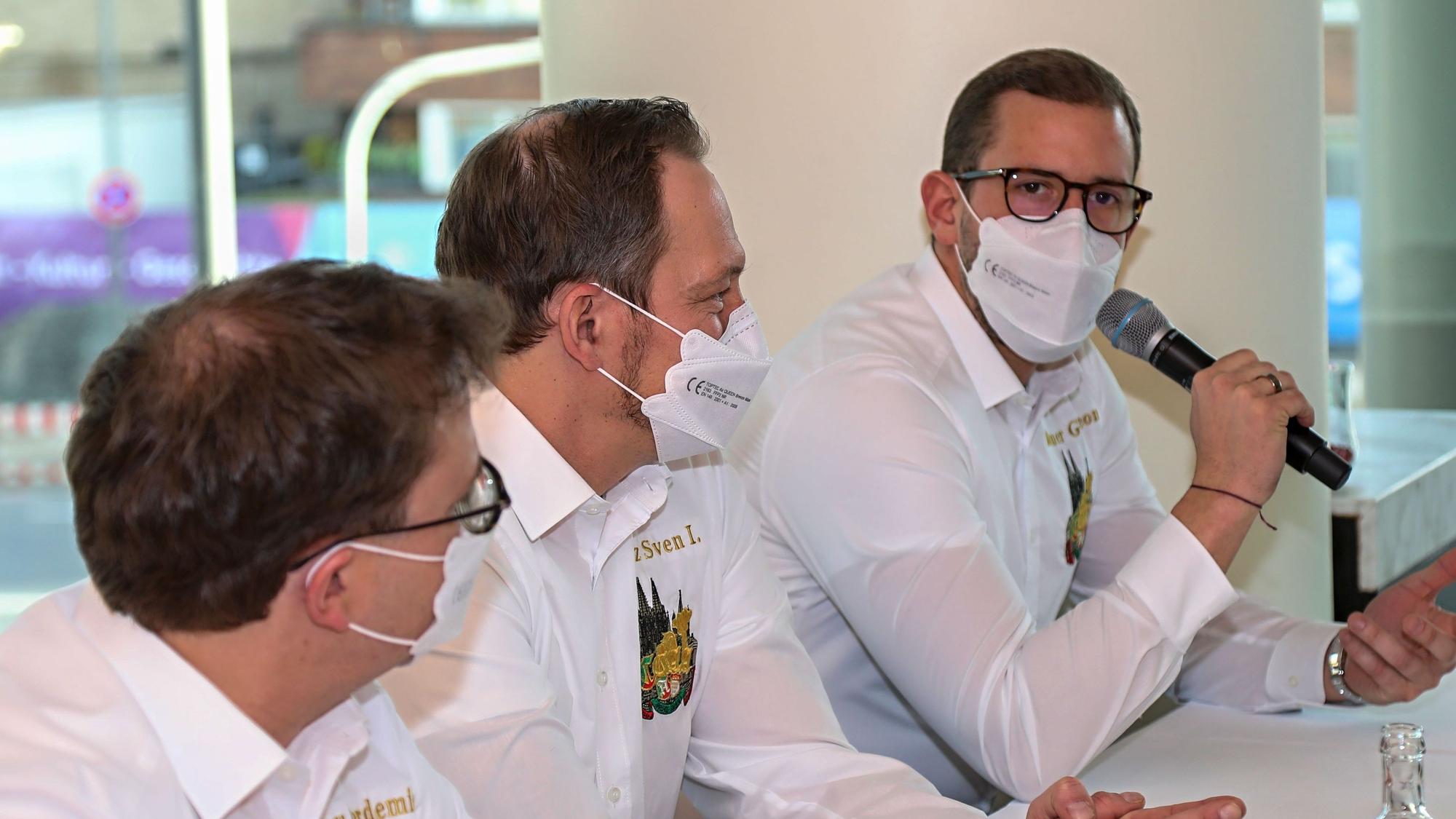 Jungfrau Gerdemie, Prinz Sven und Bauer Gereon (v.l.) bei der Pressekonferenz