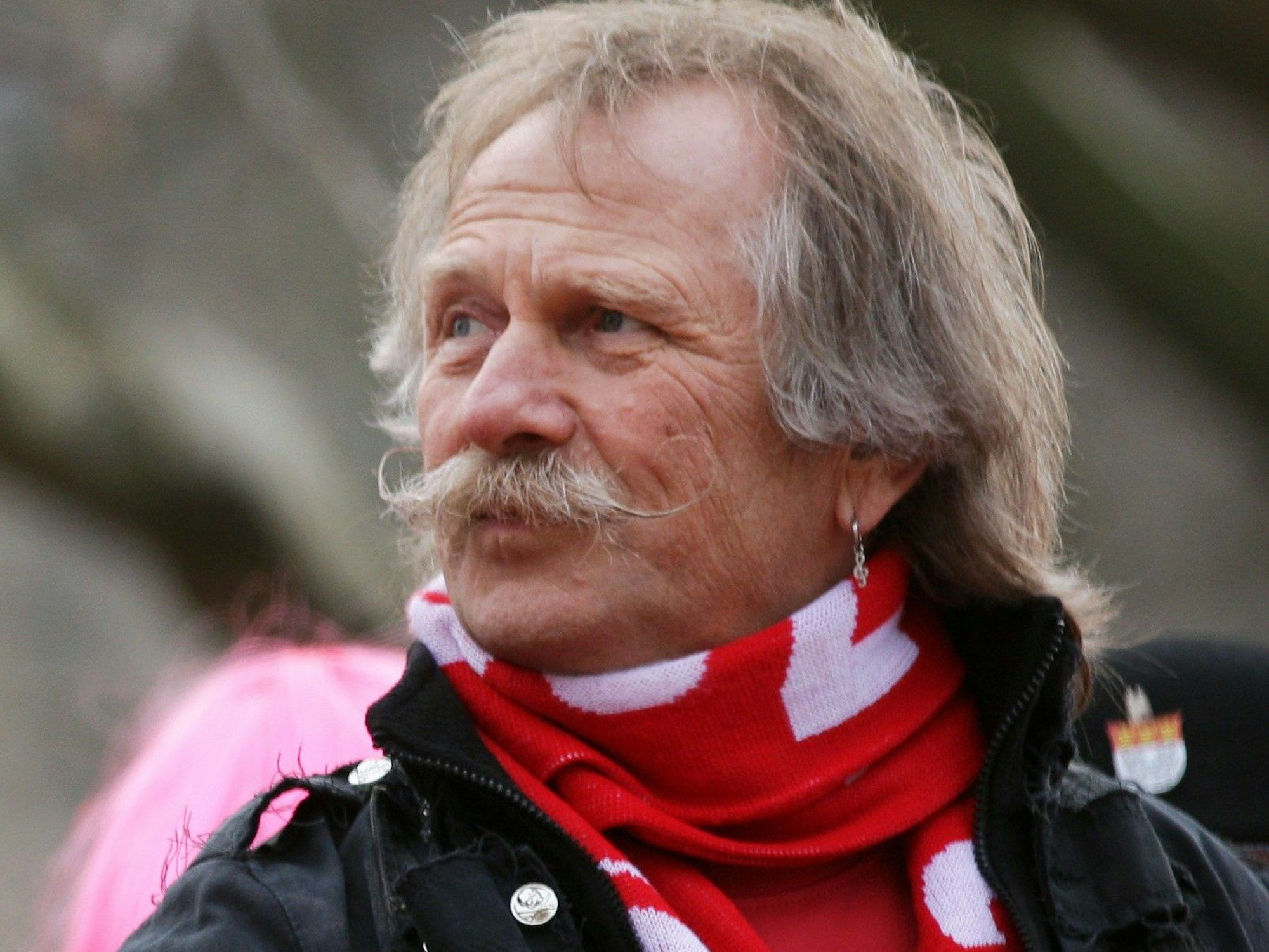 Er tritt leise ab: Henning Krautmacher (hier auf einem Foto, dass 2013 am Rosenmontag entstand) hatte eine traurige Nachricht für alle Höhner-Fans.
