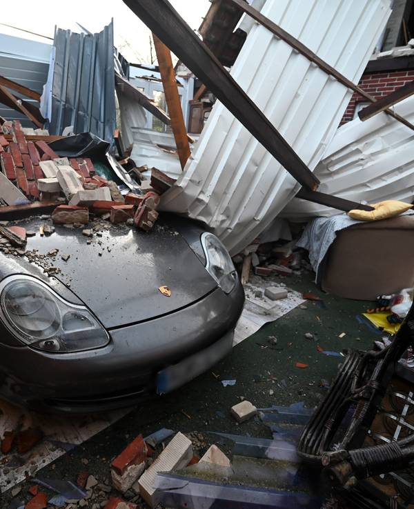 Sturmtief Zeynep wütete vor allem im Norden von Deutschland. Hier ein Foto (19. Februar 2022) aus Eversmeer in Niedersachsen.